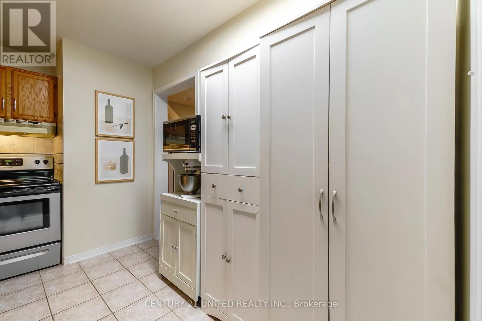 15 - 36 CHAMPLAIN CRESCENT, #15