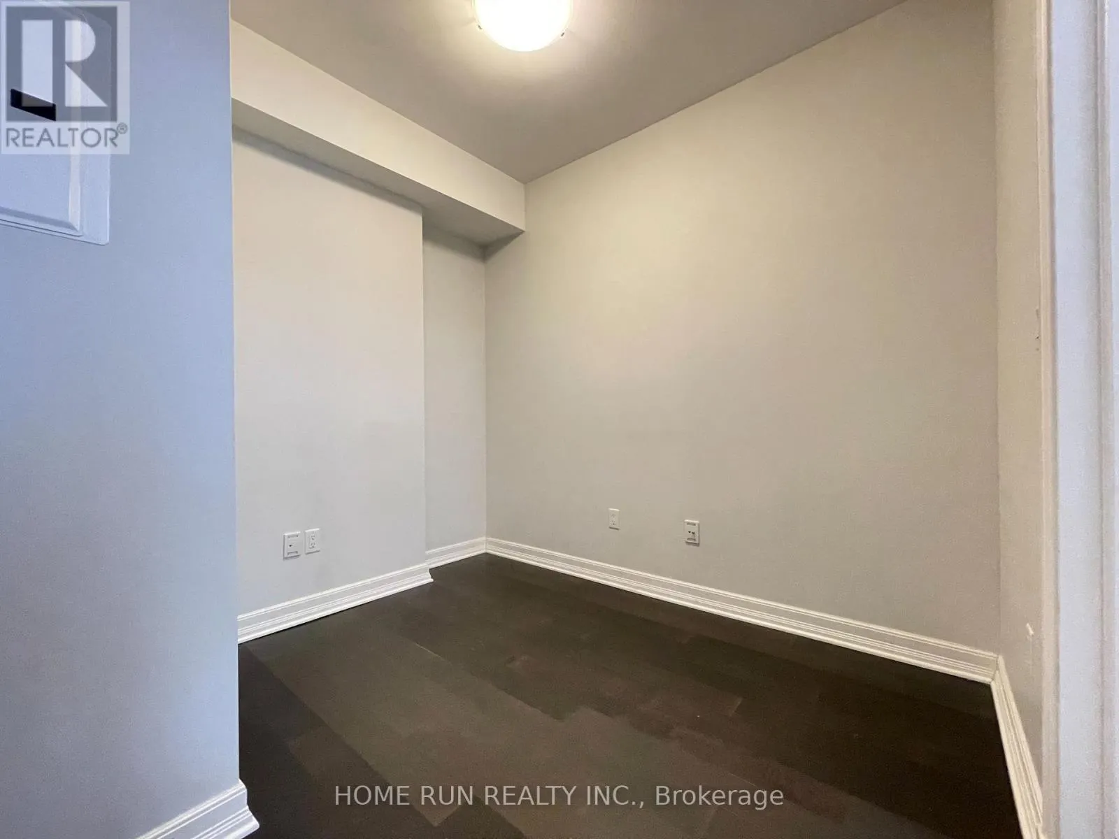 307 - 238 BESSERER STREET