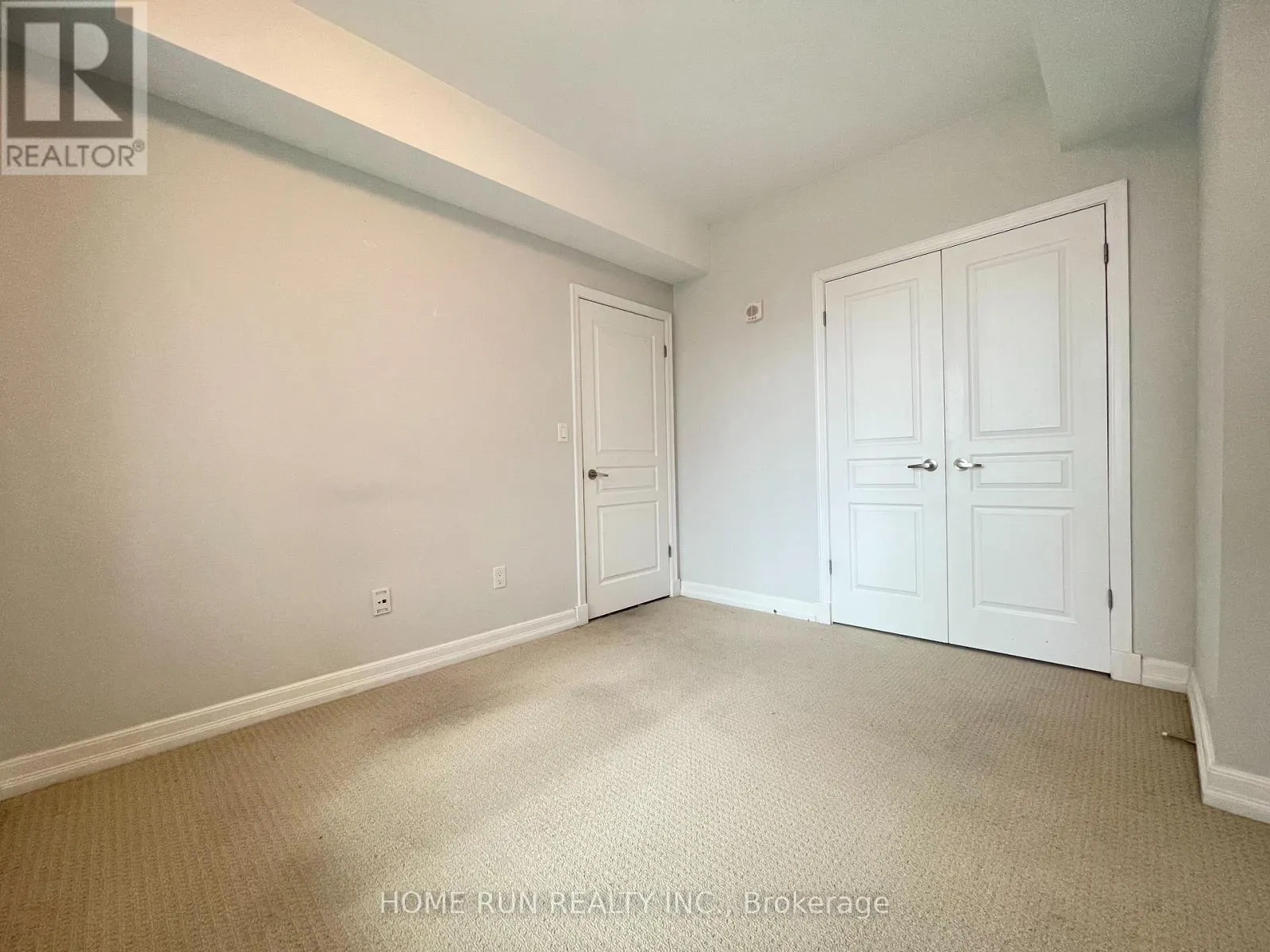 307 - 238 BESSERER STREET