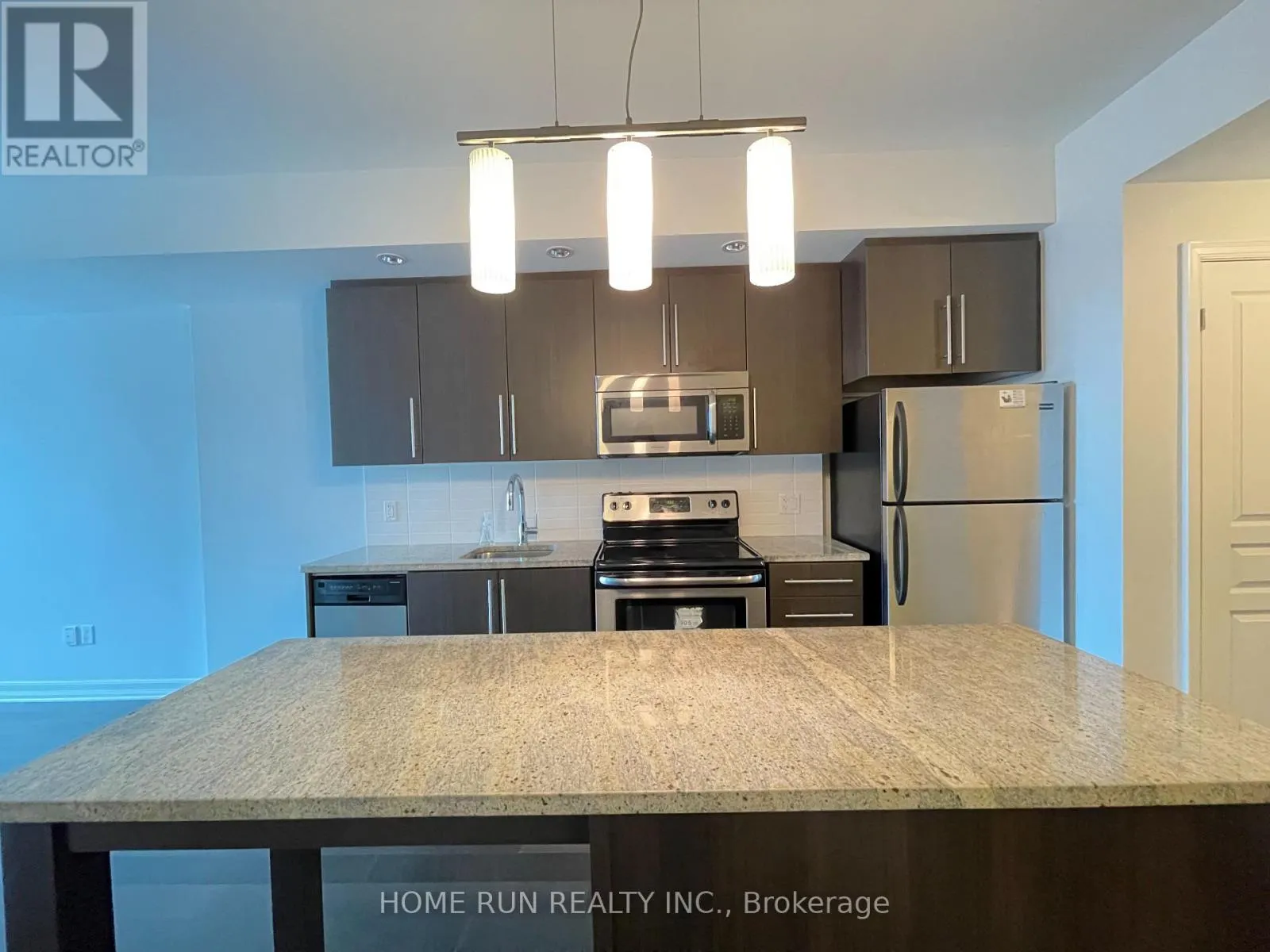 307 - 238 BESSERER STREET