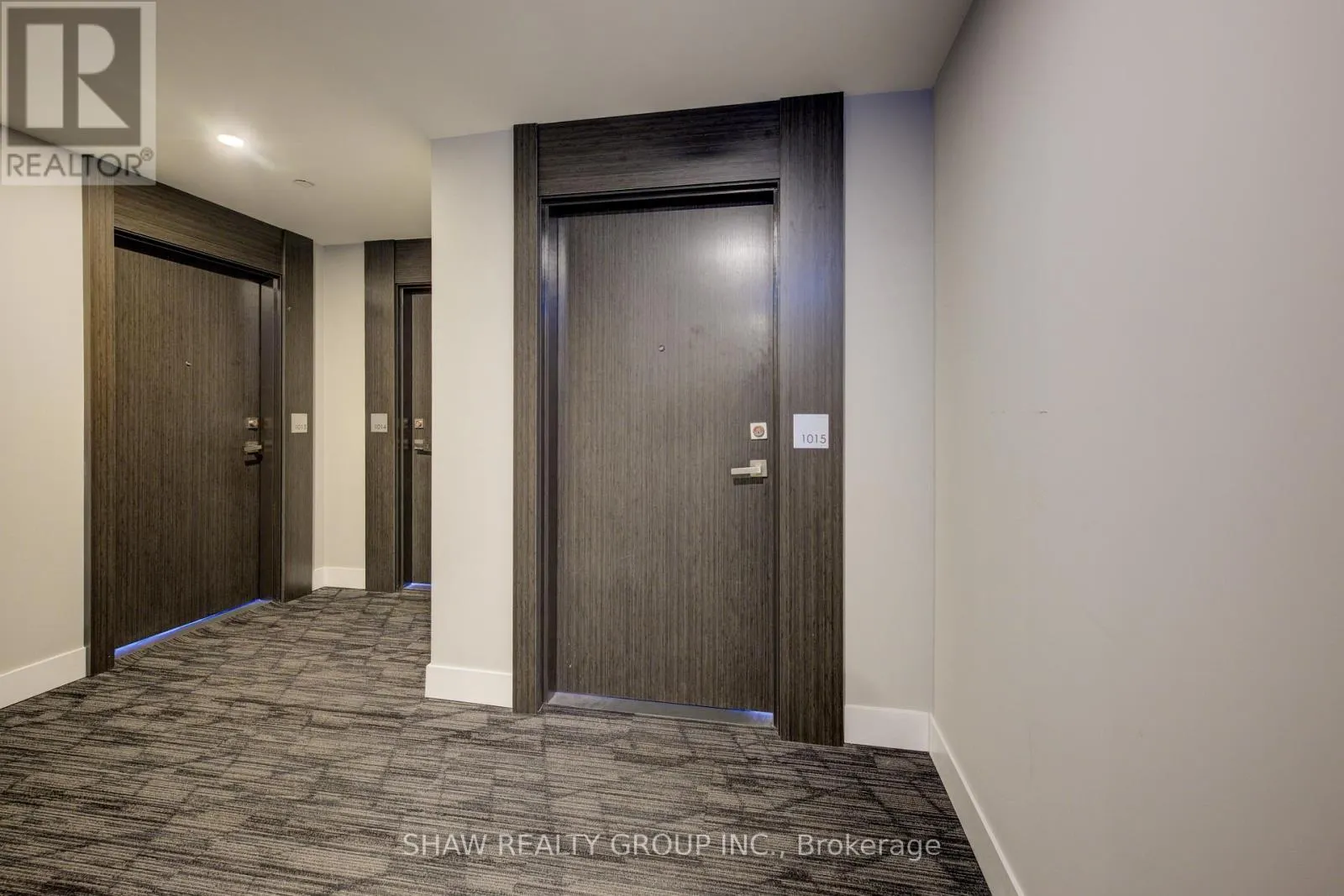 1015 - 15 QUEEN STREET S