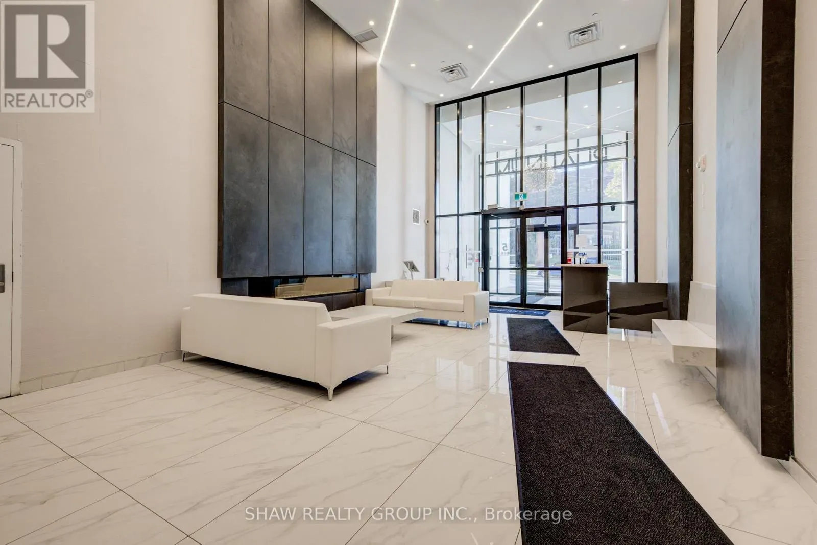 1015 - 15 QUEEN STREET S