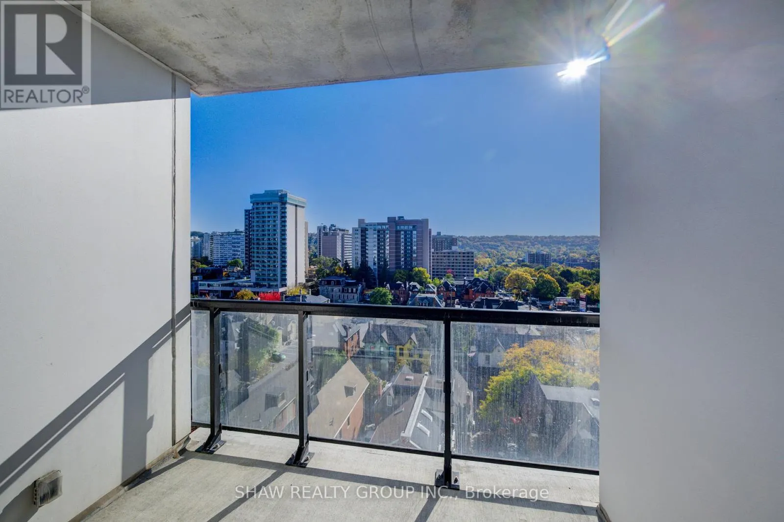 1015 - 15 QUEEN STREET S