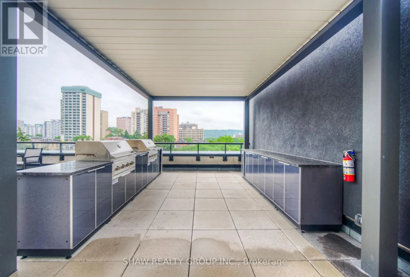 1015 - 15 QUEEN STREET S