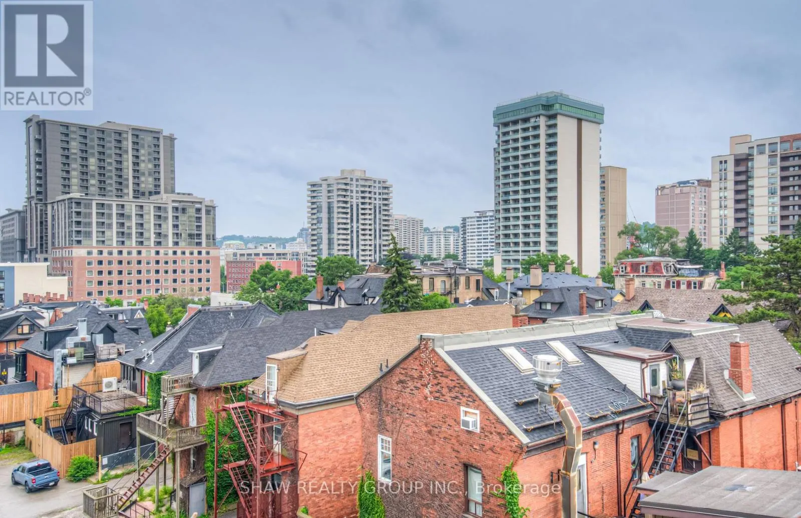 1015 - 15 QUEEN STREET S