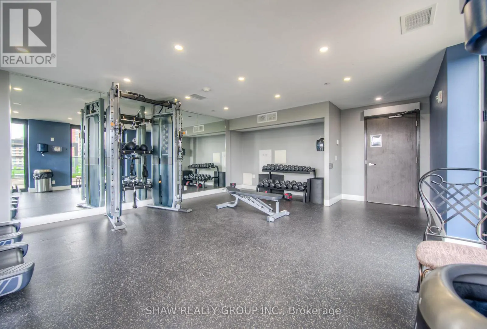 1015 - 15 QUEEN STREET S