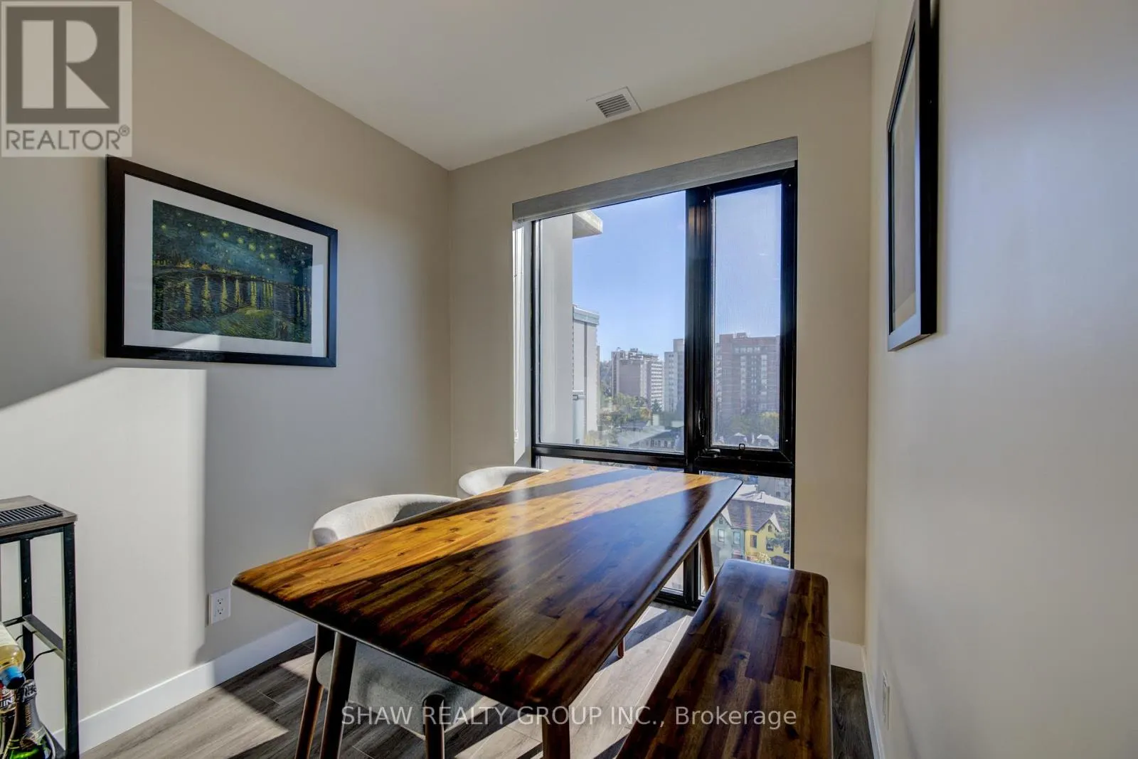 1015 - 15 QUEEN STREET S