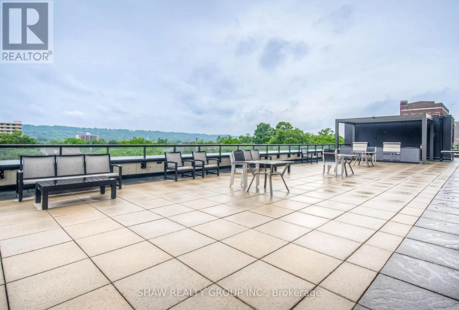 1015 - 15 QUEEN STREET S