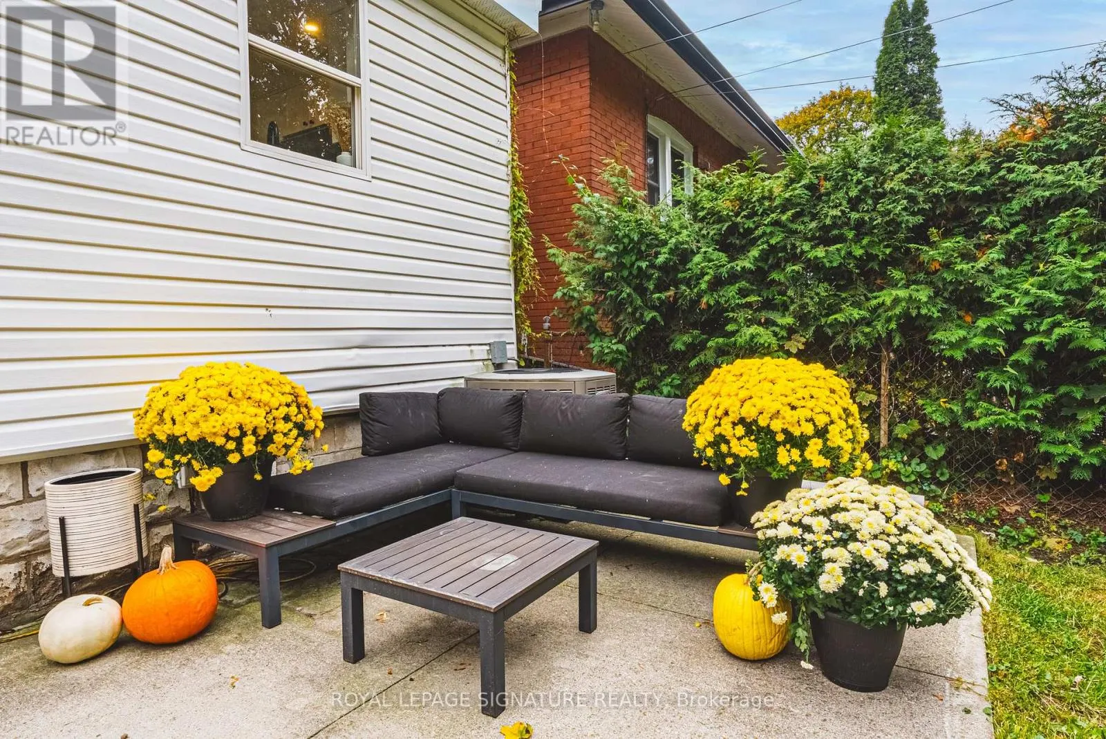 110 KENSINGTON AVENUE S