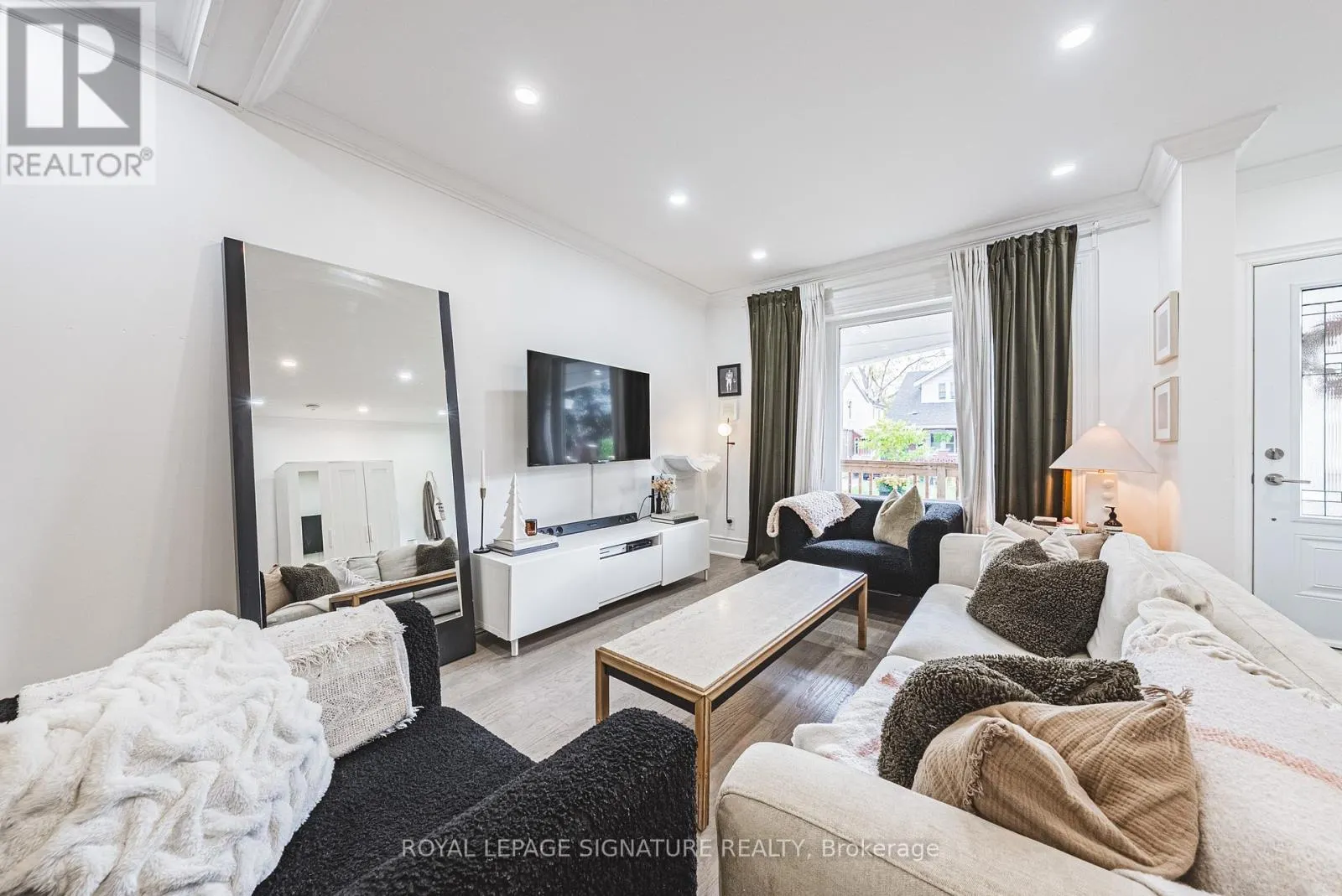 110 KENSINGTON AVENUE S