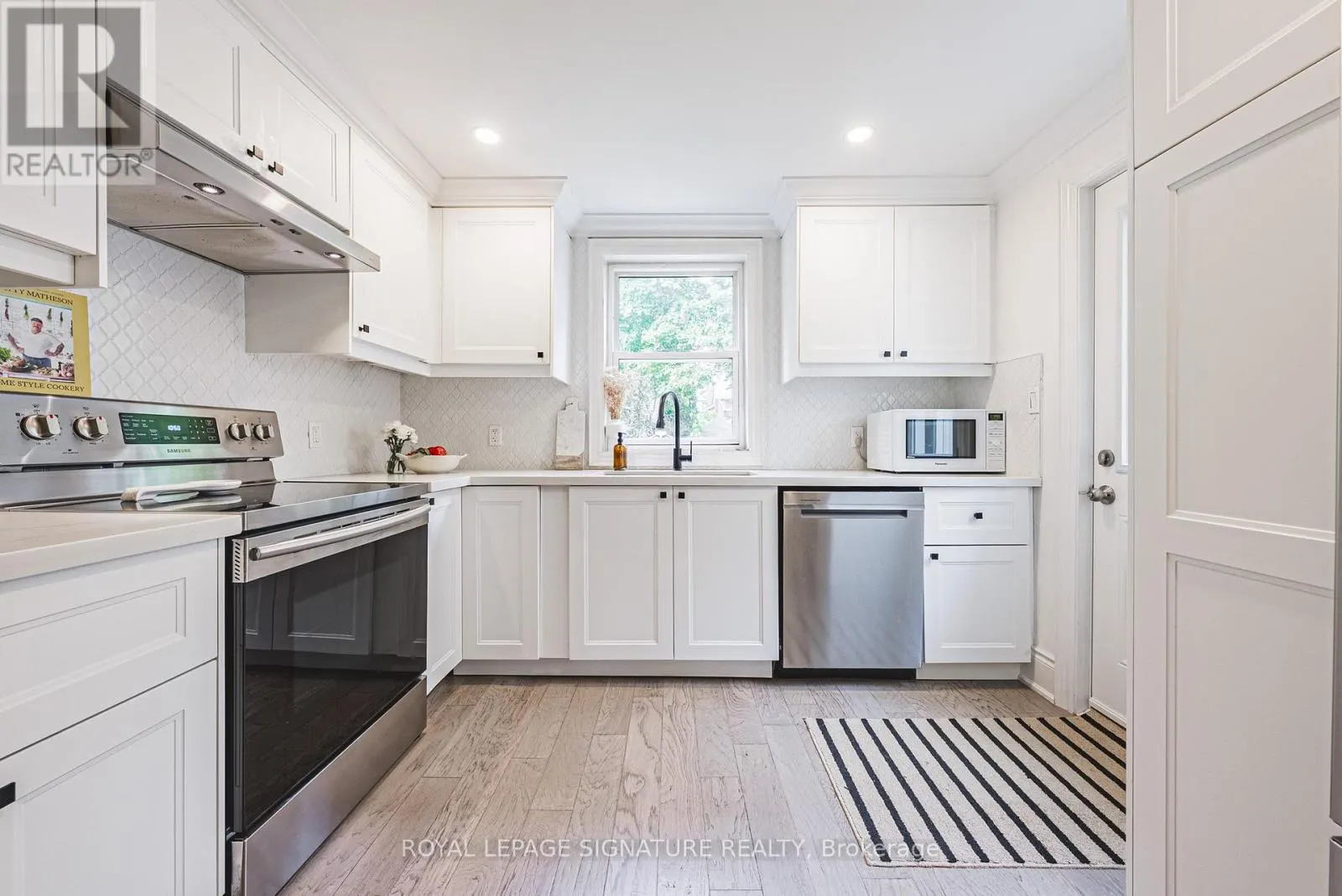 110 KENSINGTON AVENUE S