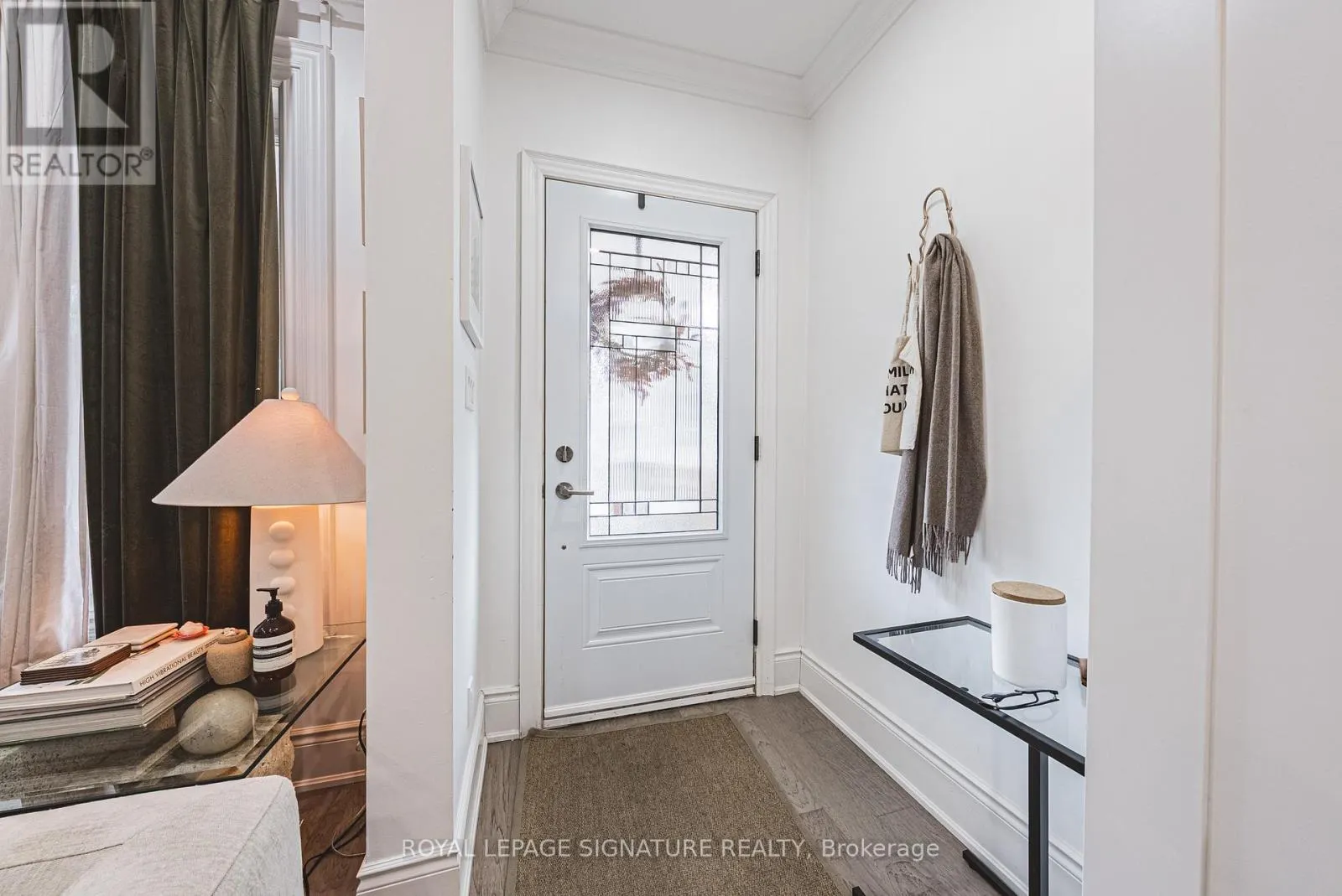 110 KENSINGTON AVENUE S