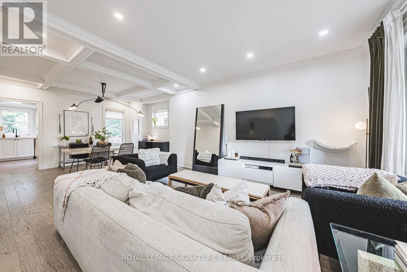 110 KENSINGTON AVENUE S