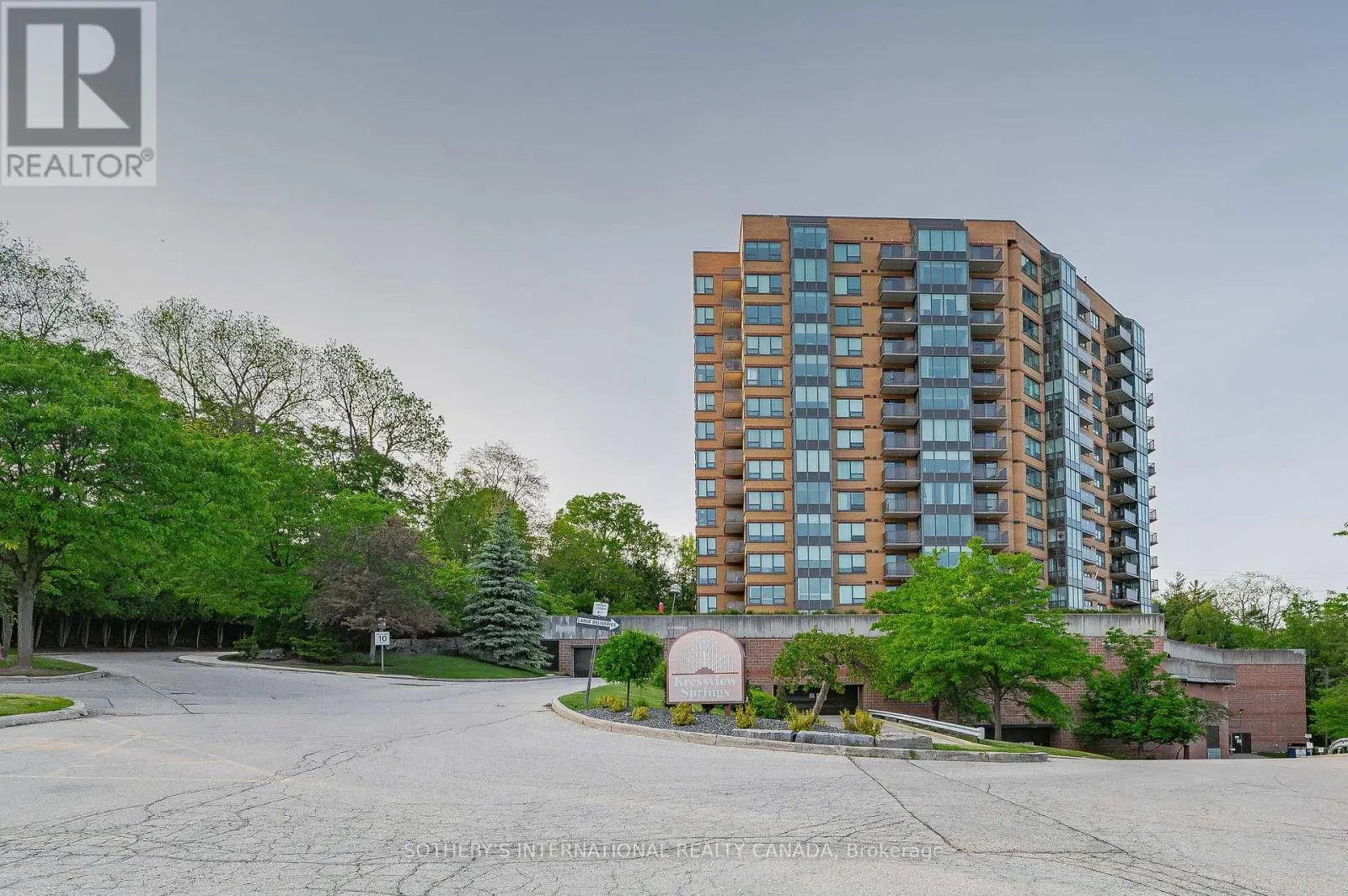 1003 - 237 KING STREET W