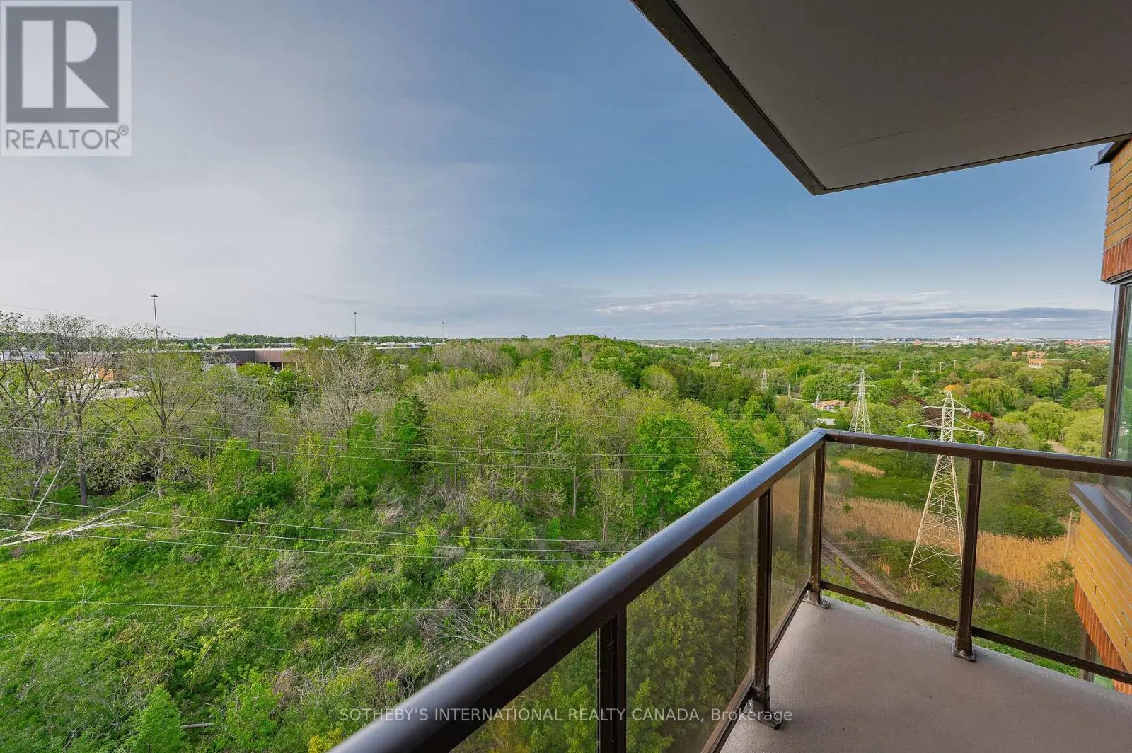 1003 - 237 KING STREET W