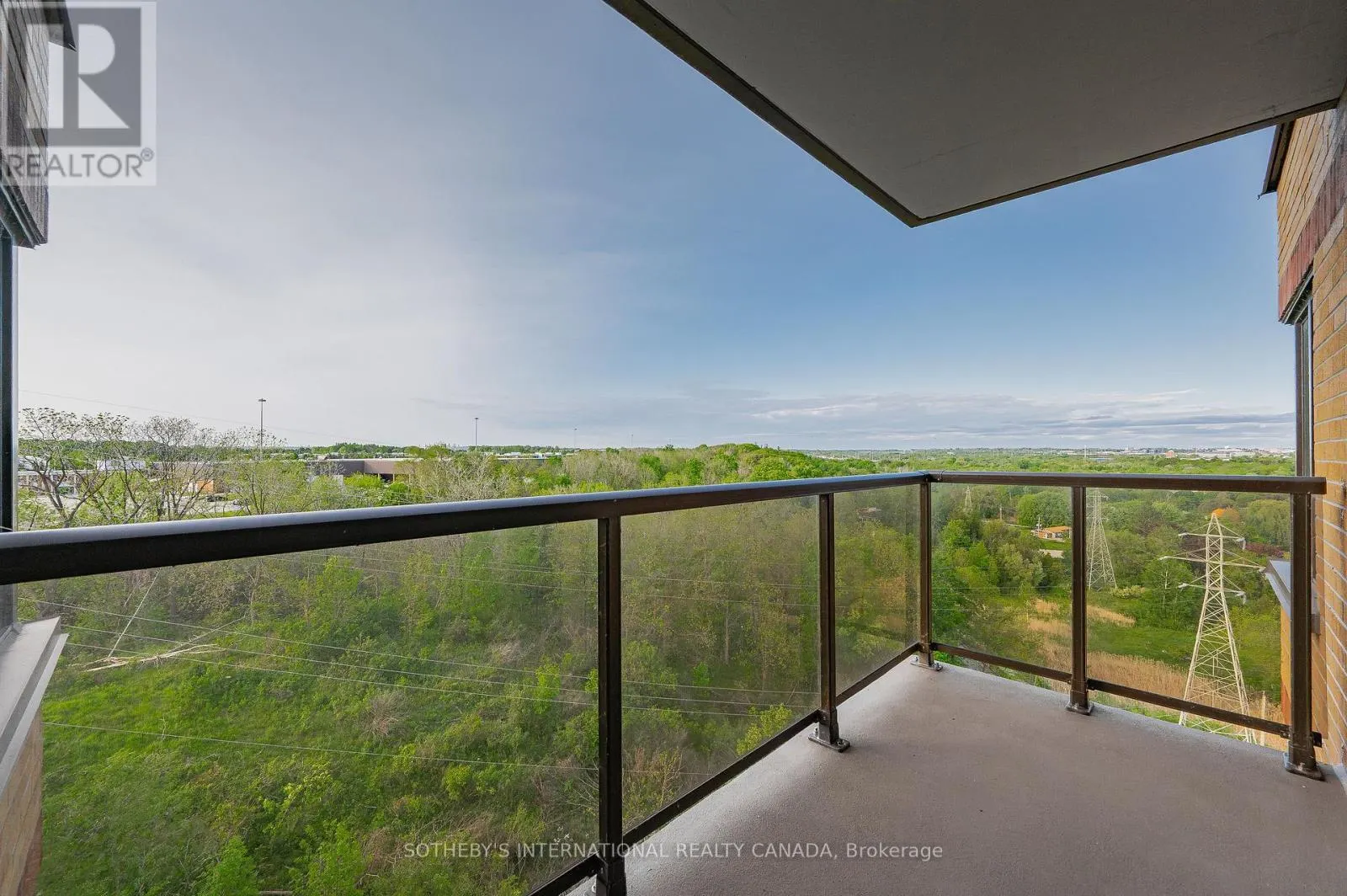 1003 - 237 KING STREET W