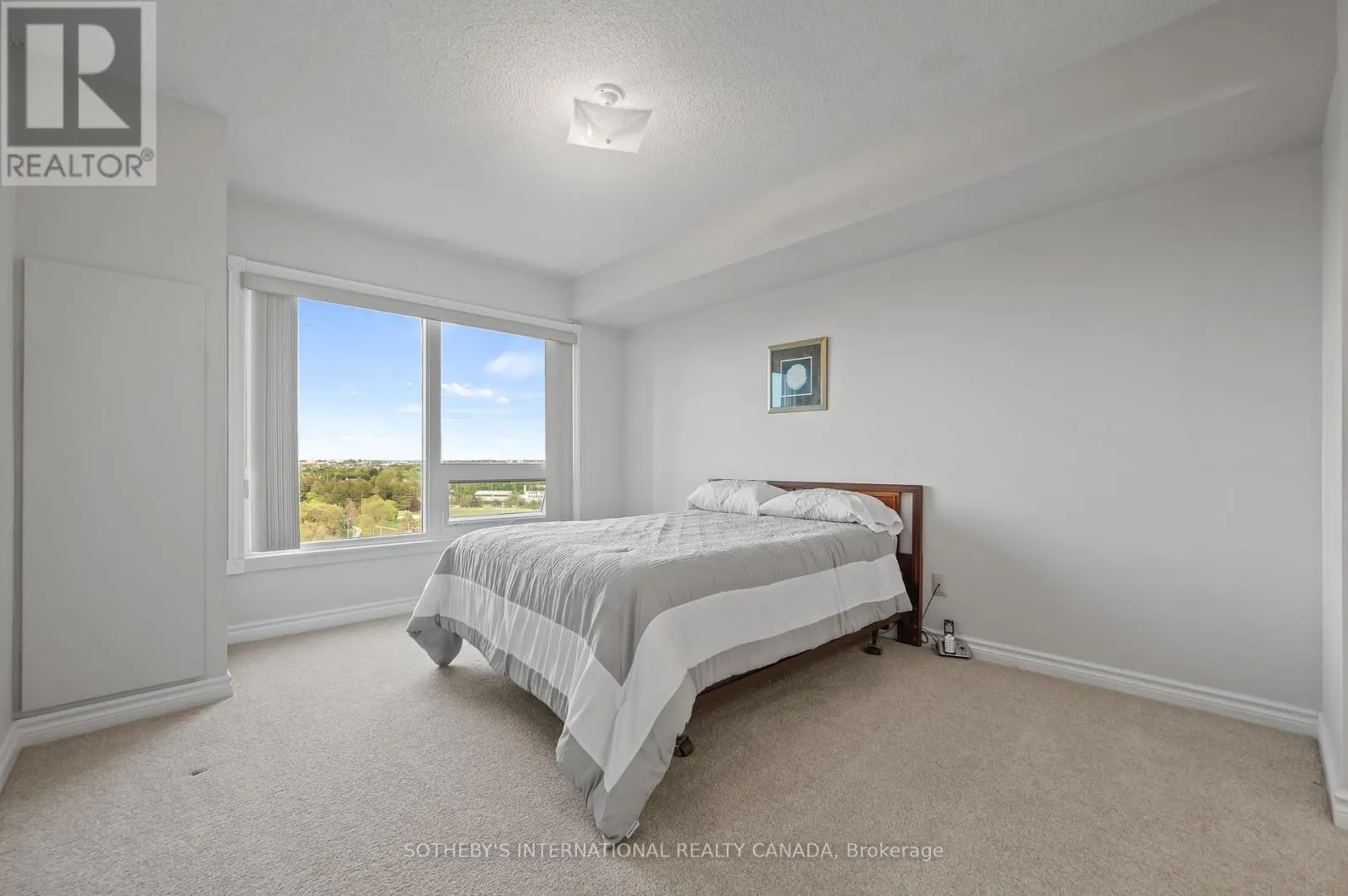 1003 - 237 KING STREET W