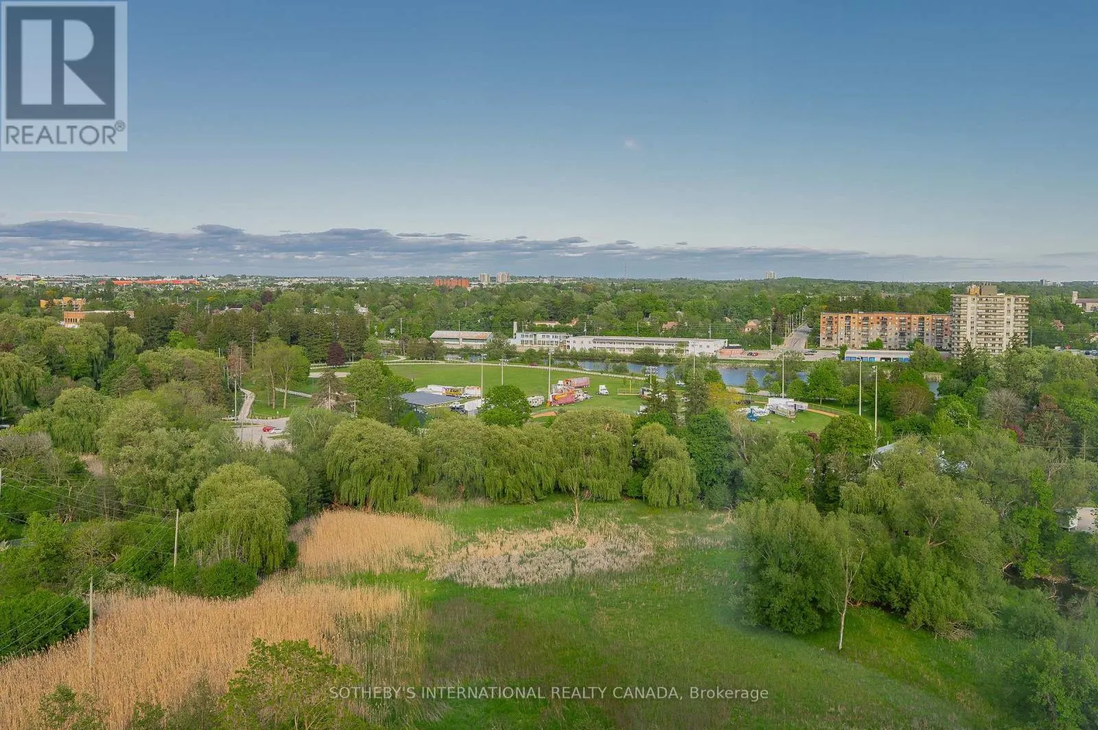 1003 - 237 KING STREET W