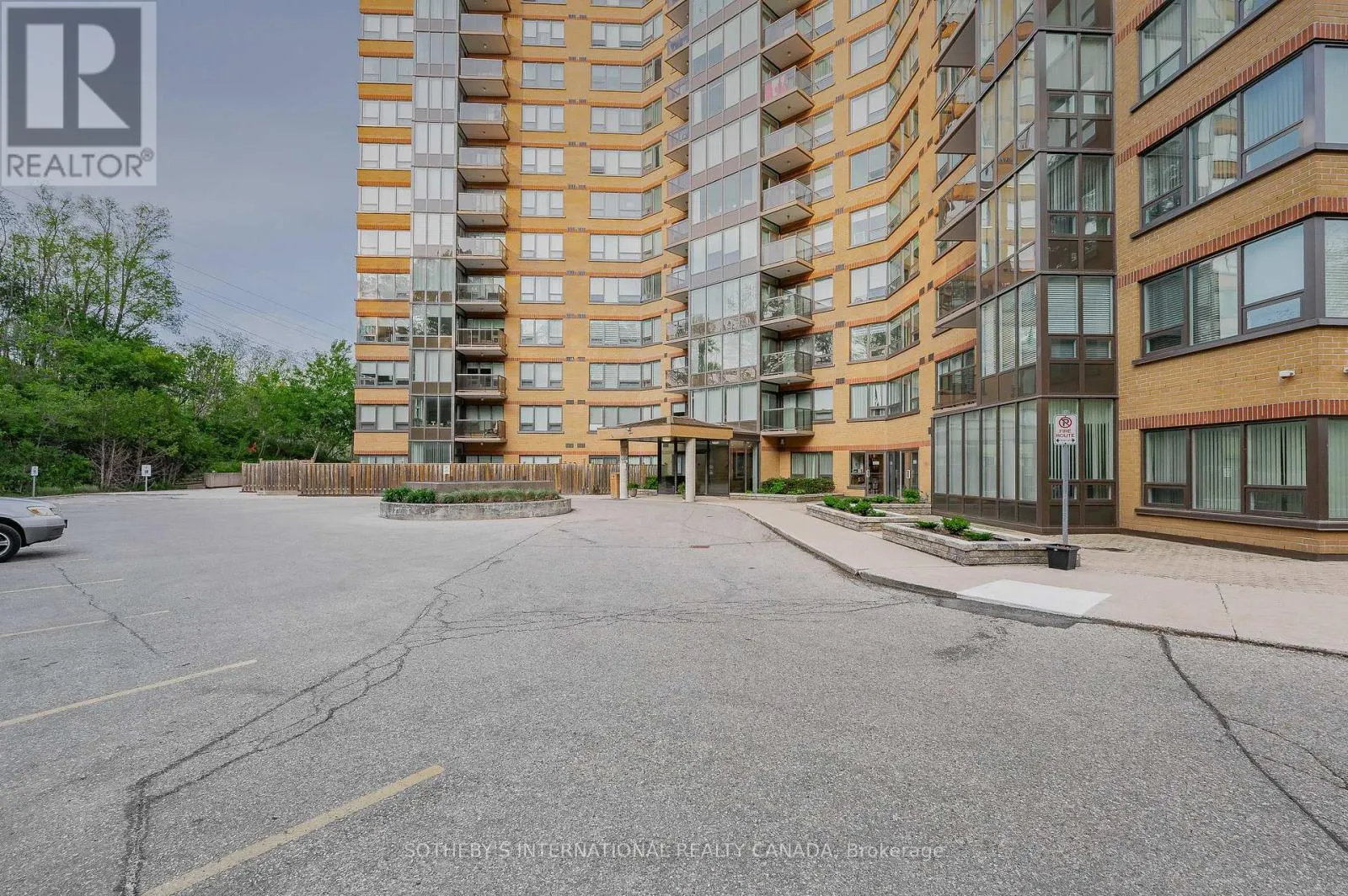 1003 - 237 KING STREET W