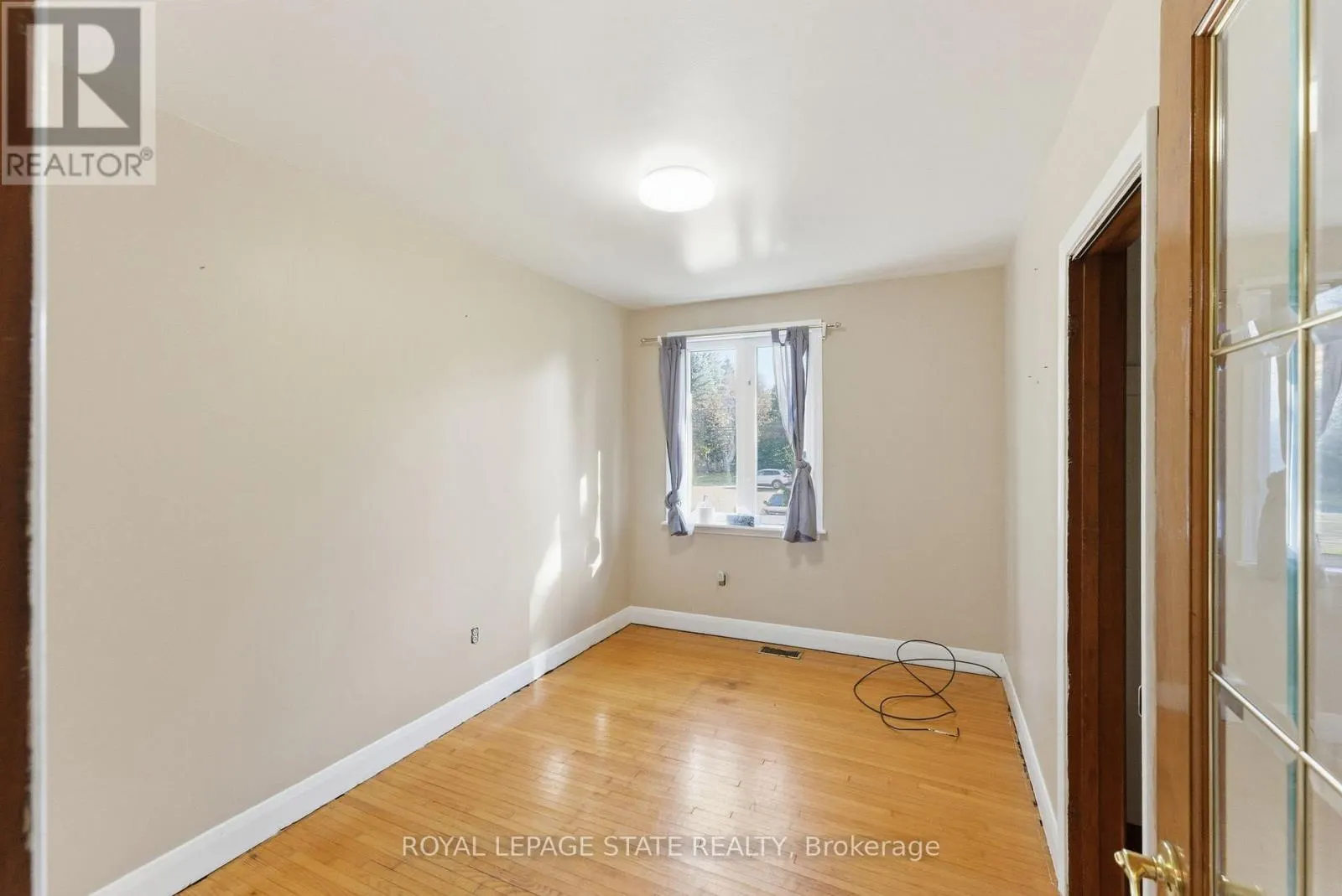 2088 UPPER JAMES STREET