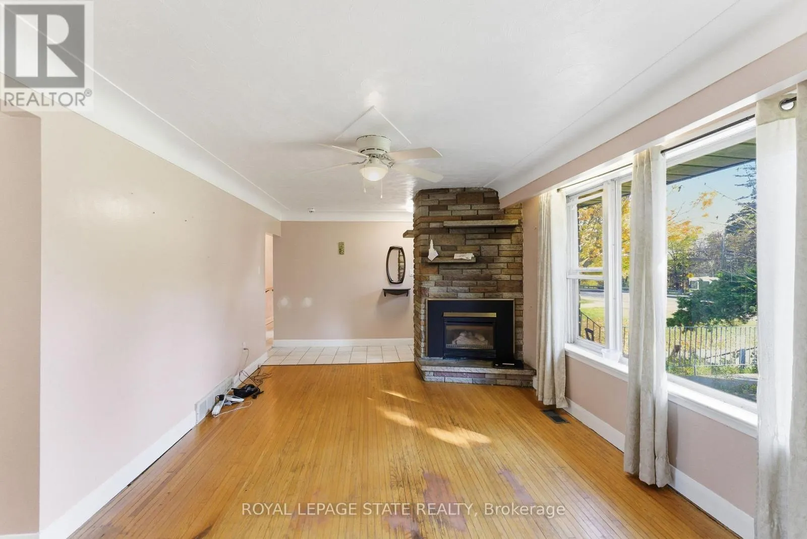 2088 UPPER JAMES STREET