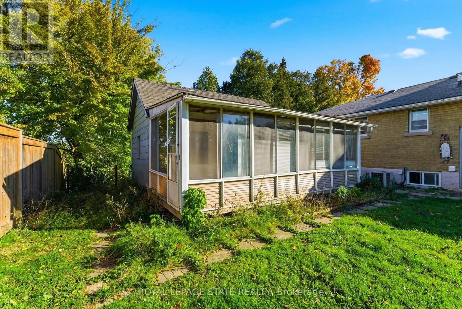 2088 UPPER JAMES STREET