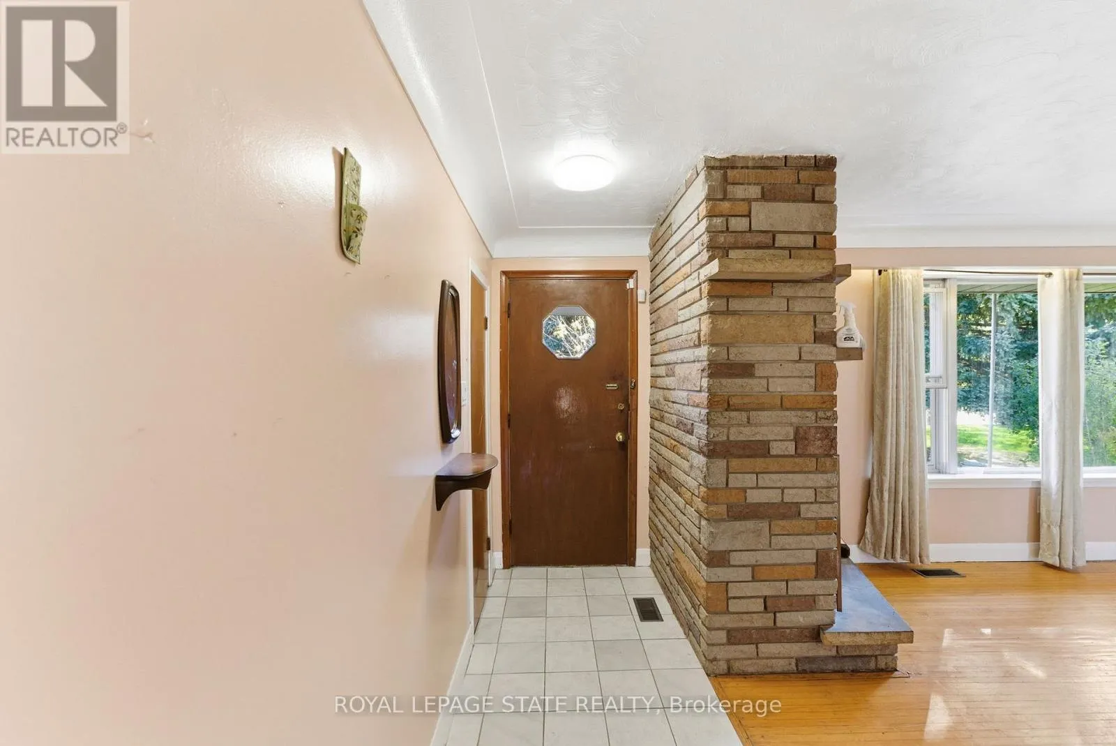 2088 UPPER JAMES STREET