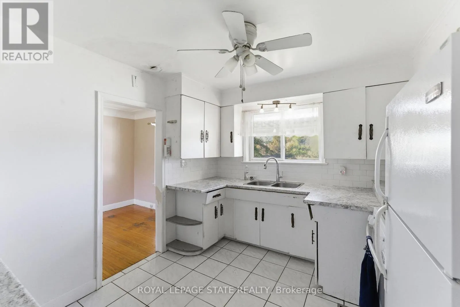 2088 UPPER JAMES STREET