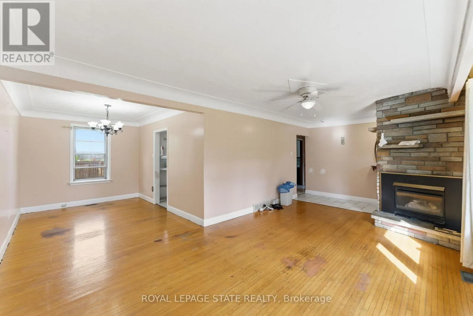 2088 UPPER JAMES STREET