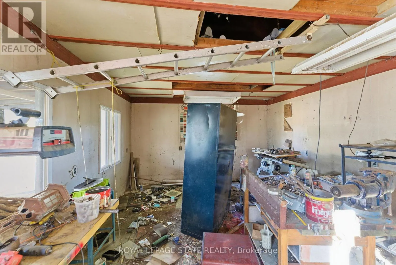 2088 UPPER JAMES STREET