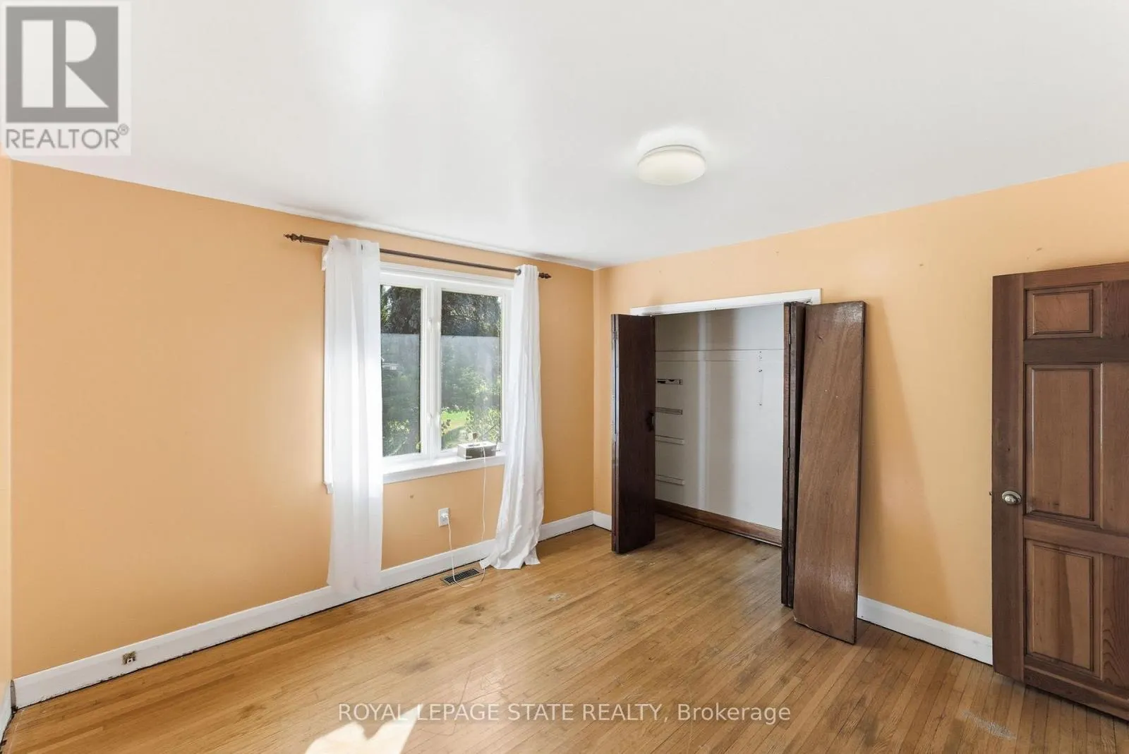 2088 UPPER JAMES STREET