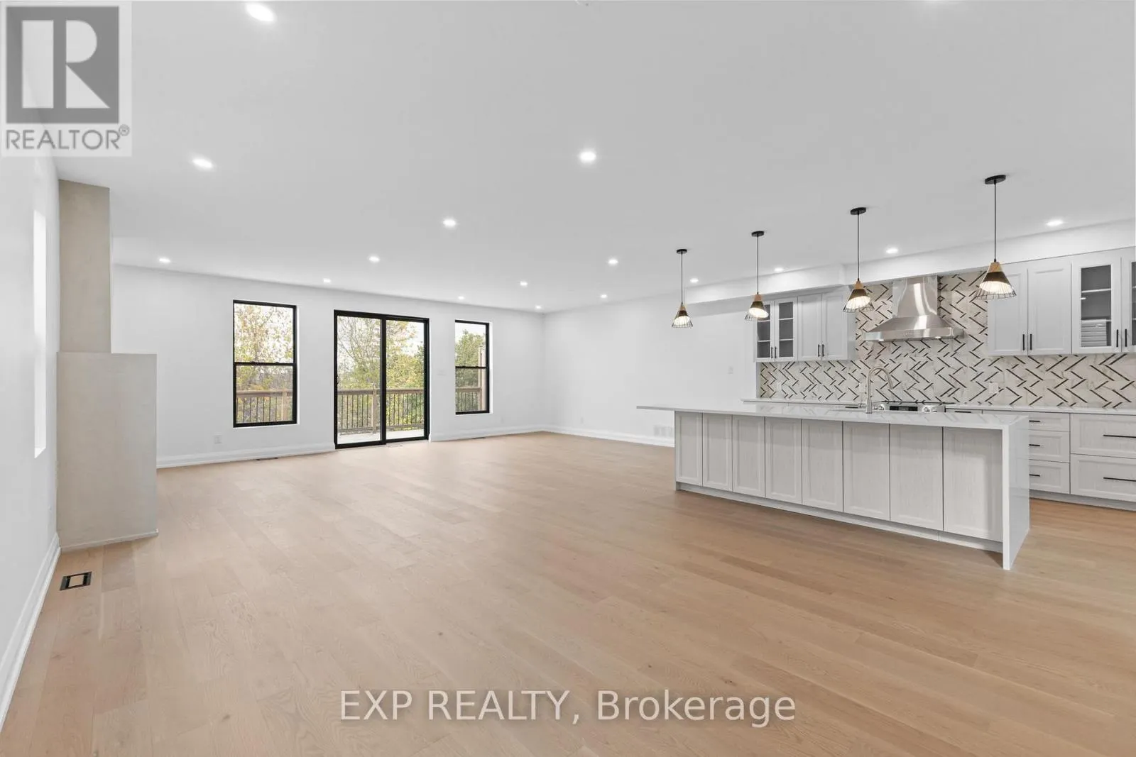 6817 NOTRE DAME STREET