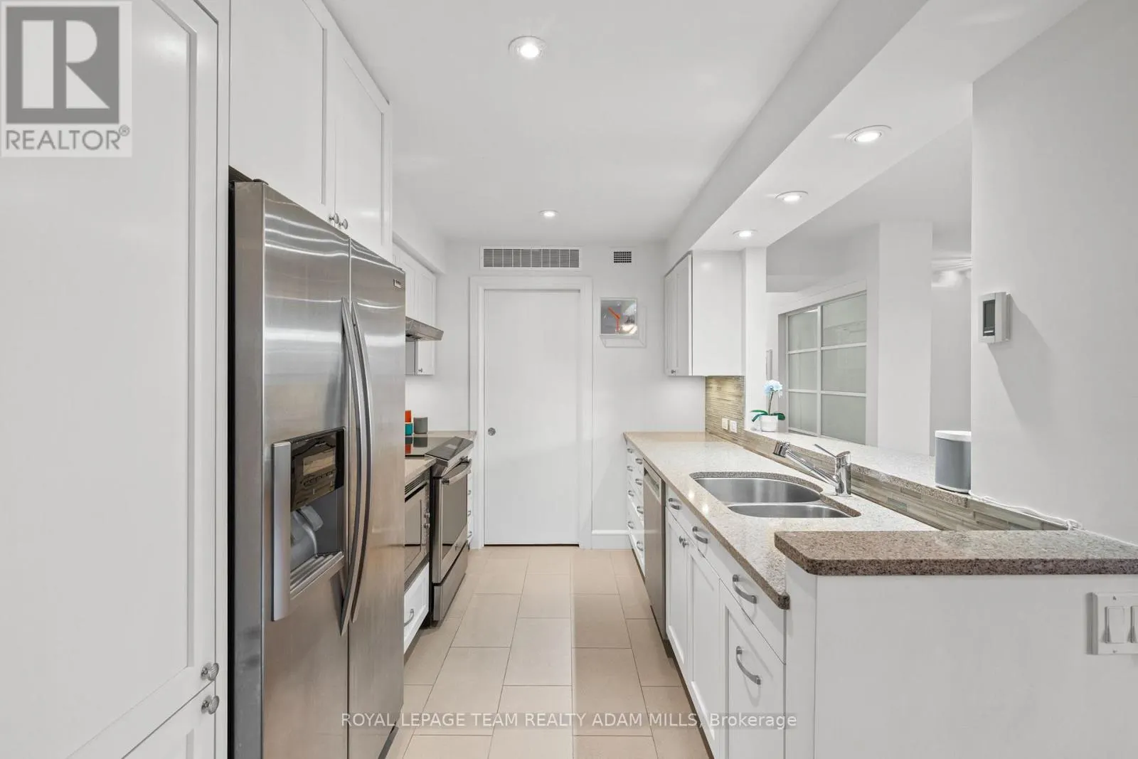 202D - 1 COLUMBUS AVENUE