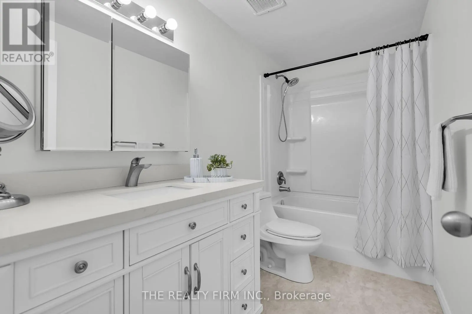 25 - 70 CHAPMAN COURT, #25