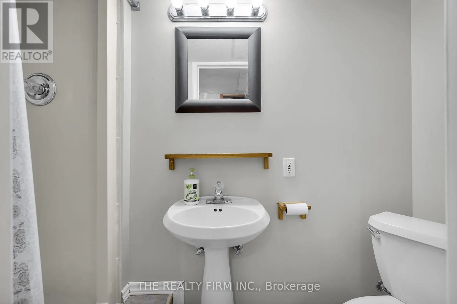 25 - 70 CHAPMAN COURT, #25