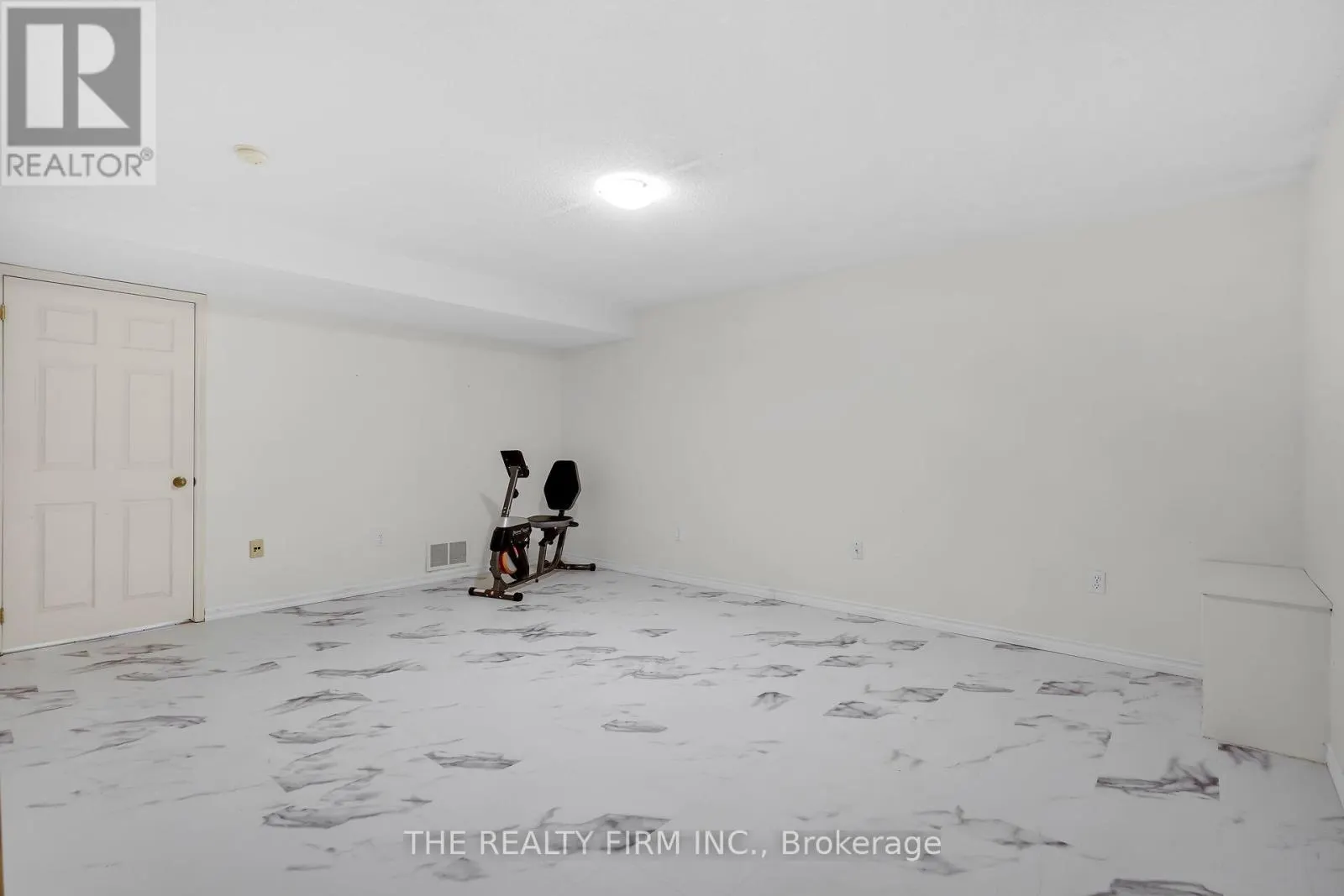 25 - 70 CHAPMAN COURT, #25