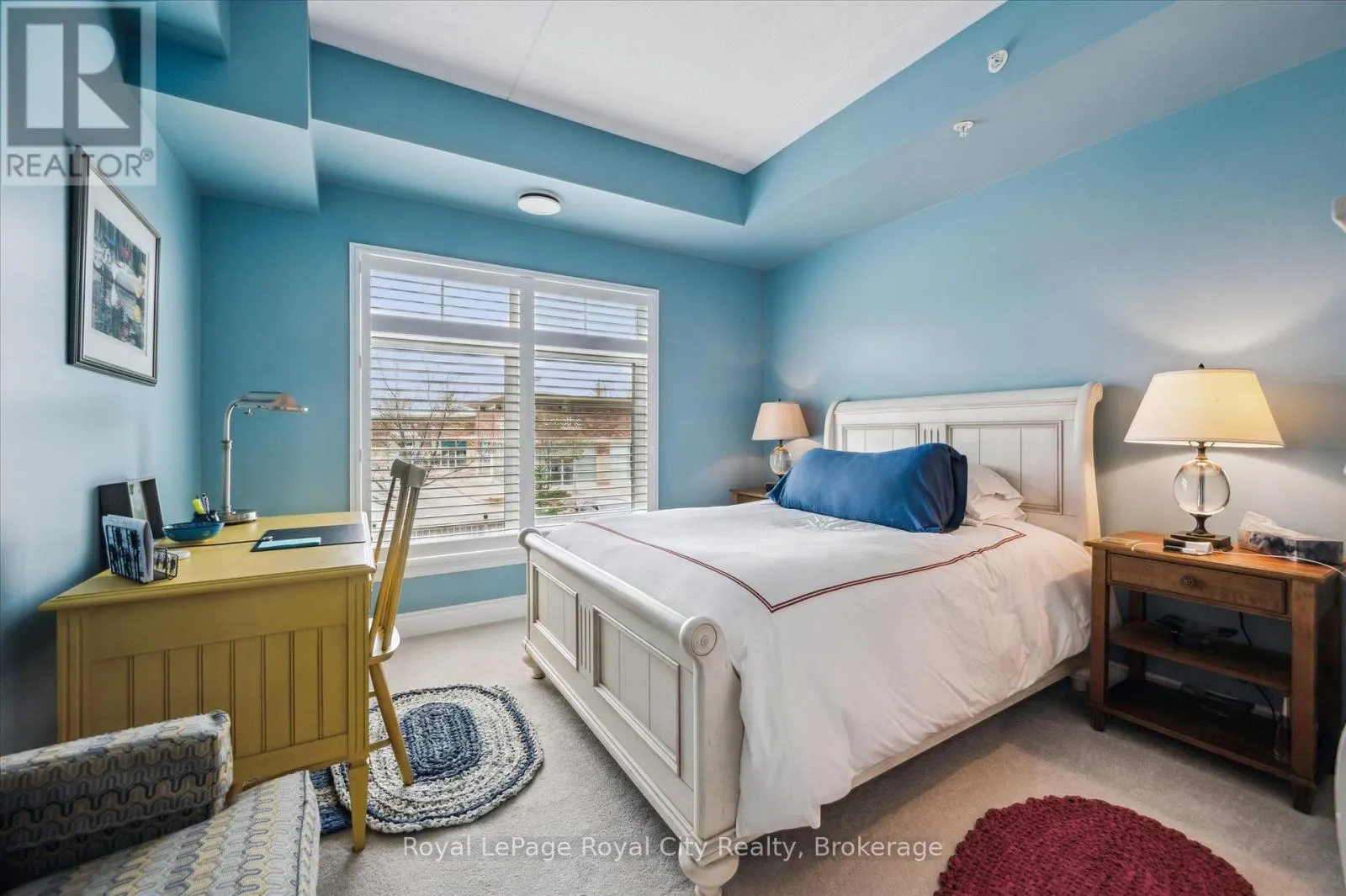 202 - 106 BARD BOULEVARD, #202