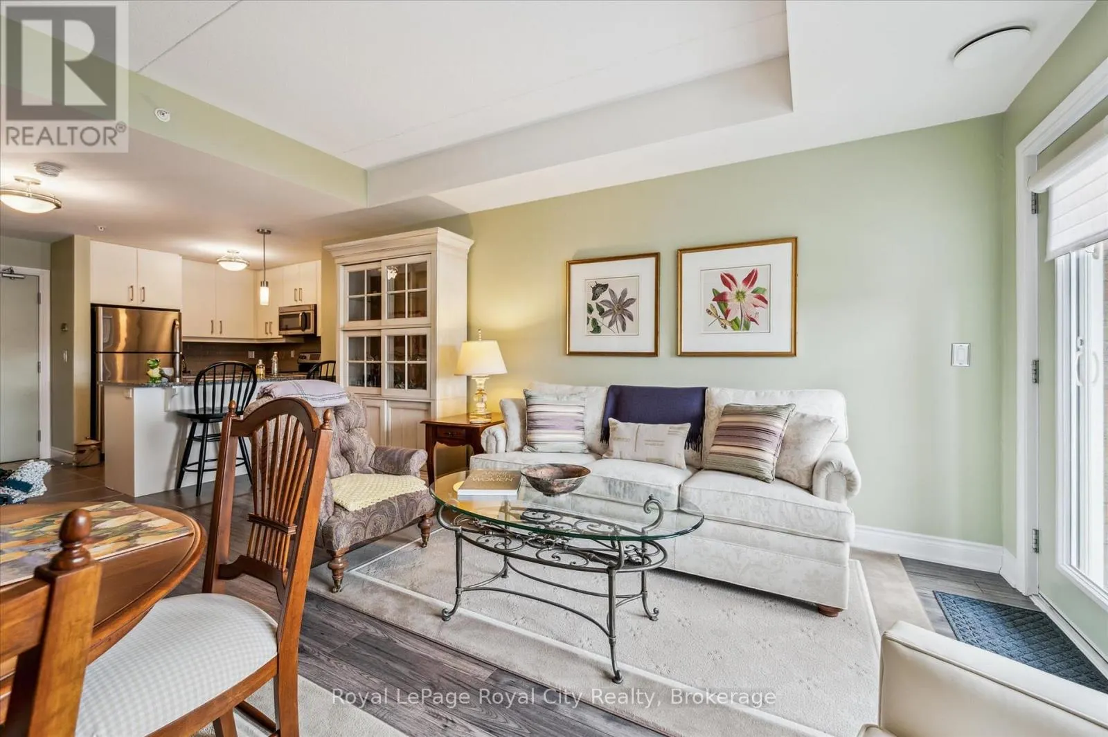 202 - 106 BARD BOULEVARD, #202