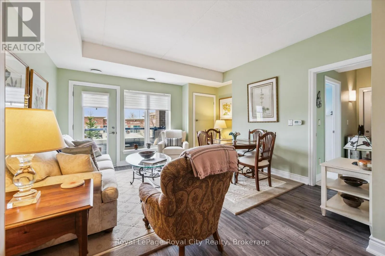 202 - 106 BARD BOULEVARD, #202