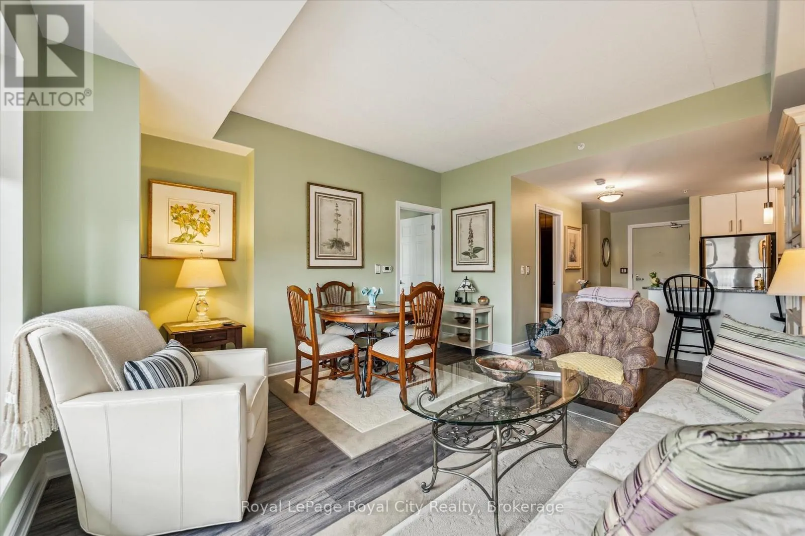 202 - 106 BARD BOULEVARD, #202