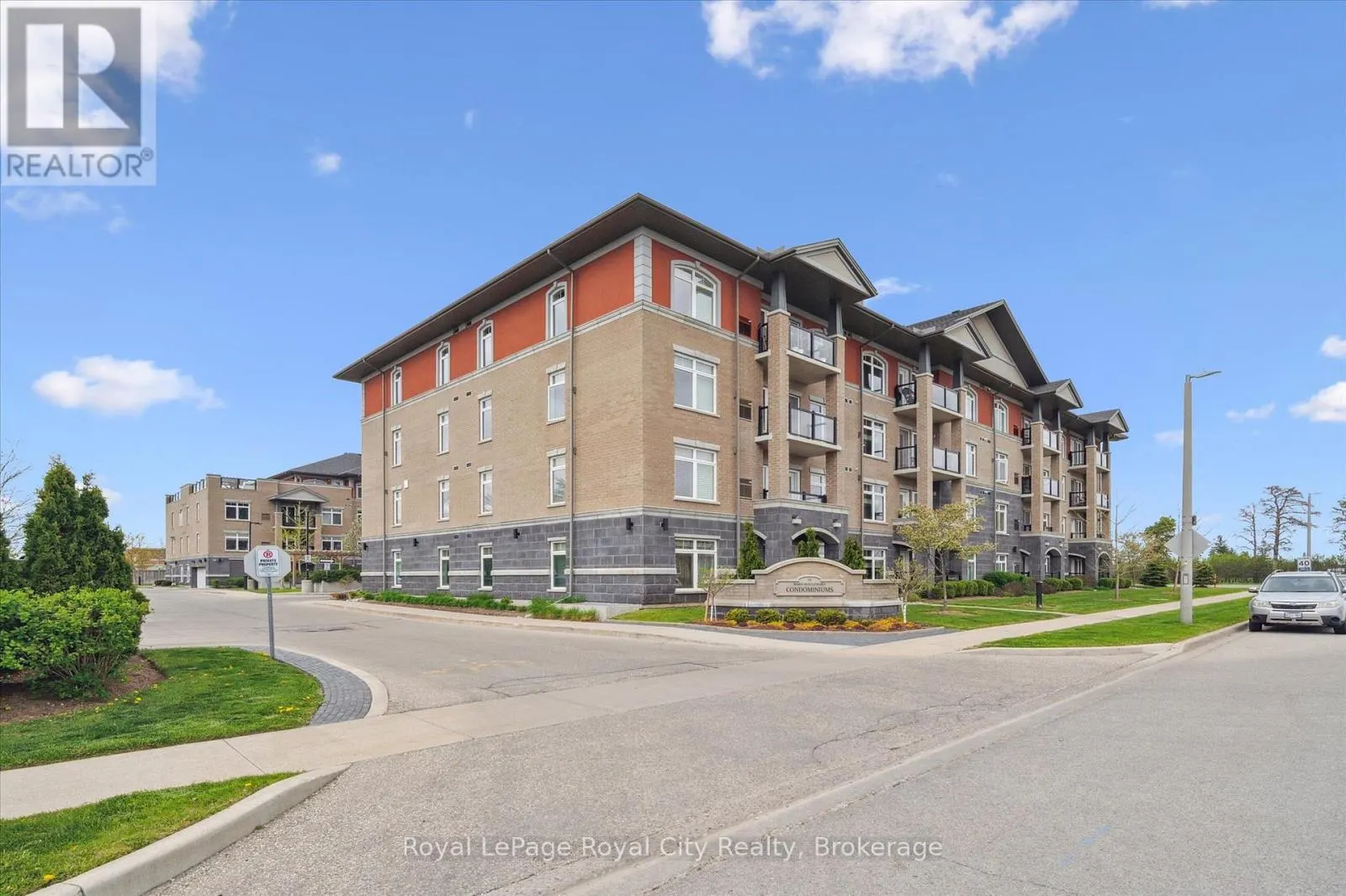 202 - 106 BARD BOULEVARD, #202