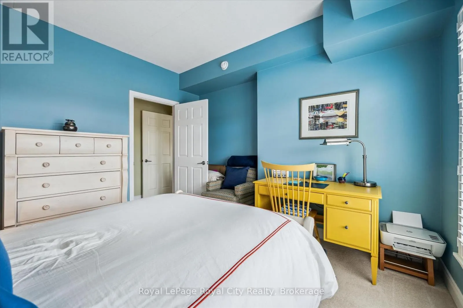 202 - 106 BARD BOULEVARD, #202