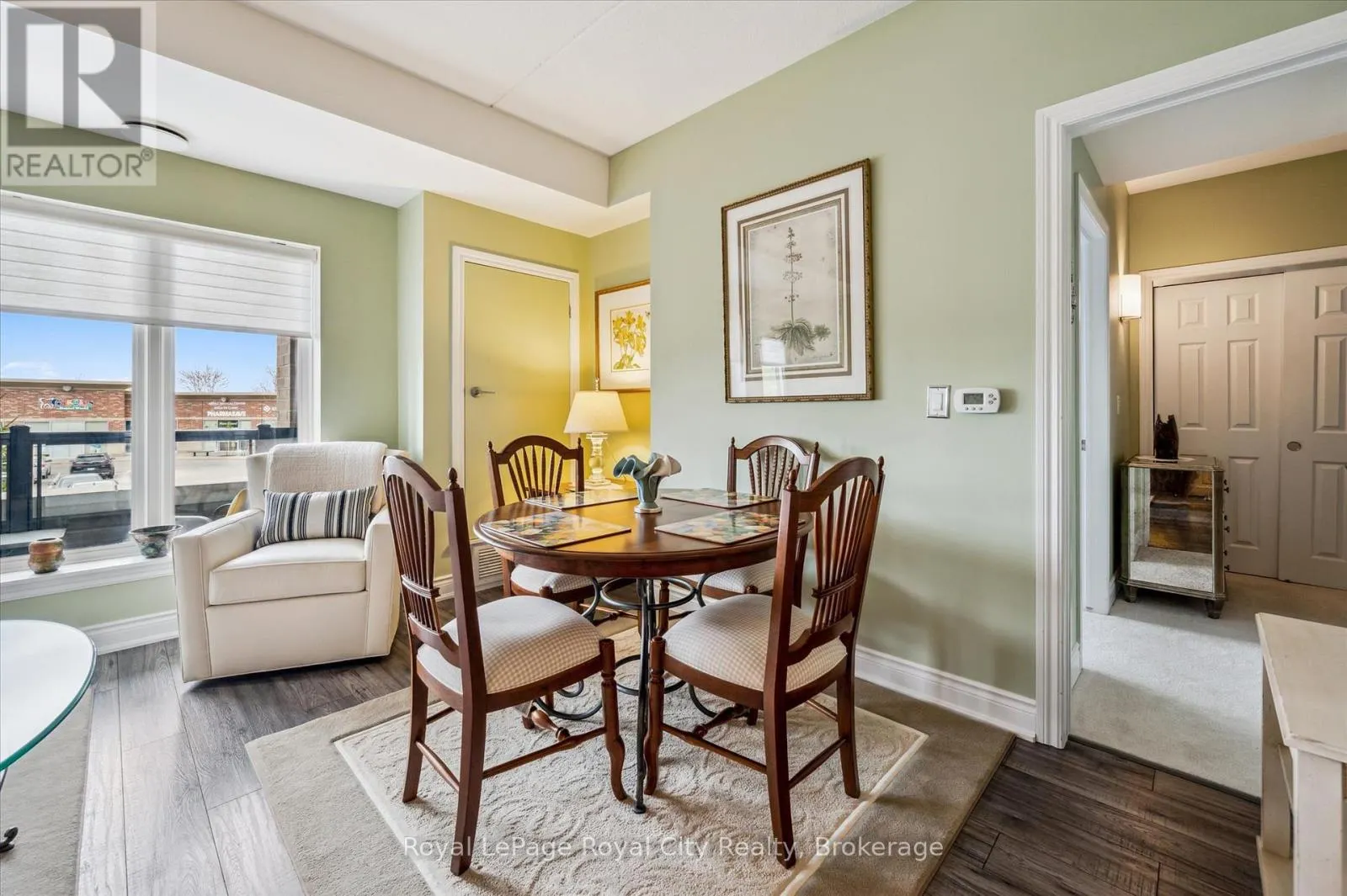 202 - 106 BARD BOULEVARD, #202