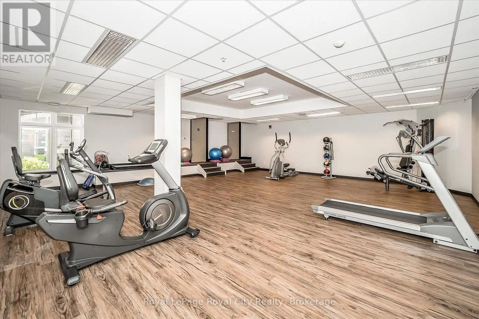 202 - 106 BARD BOULEVARD, #202