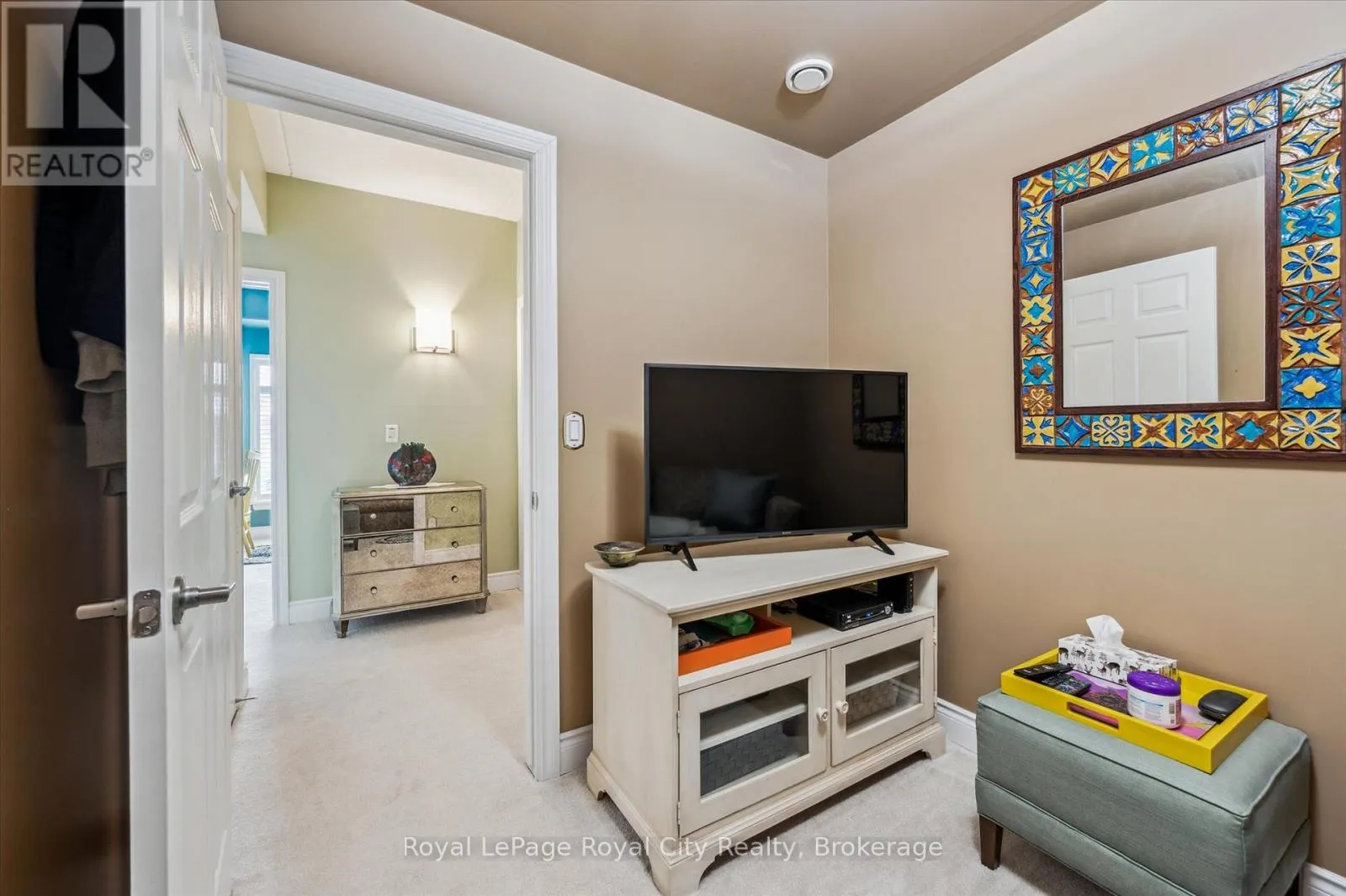 202 - 106 BARD BOULEVARD, #202