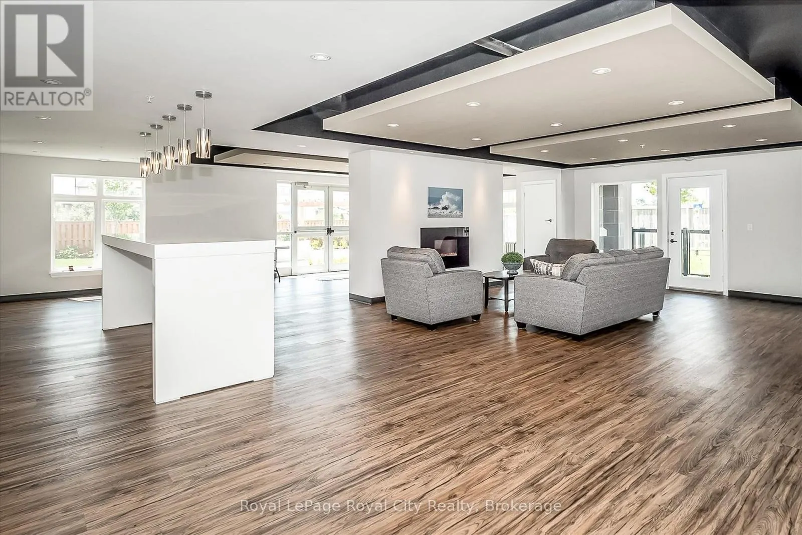 202 - 106 BARD BOULEVARD, #202