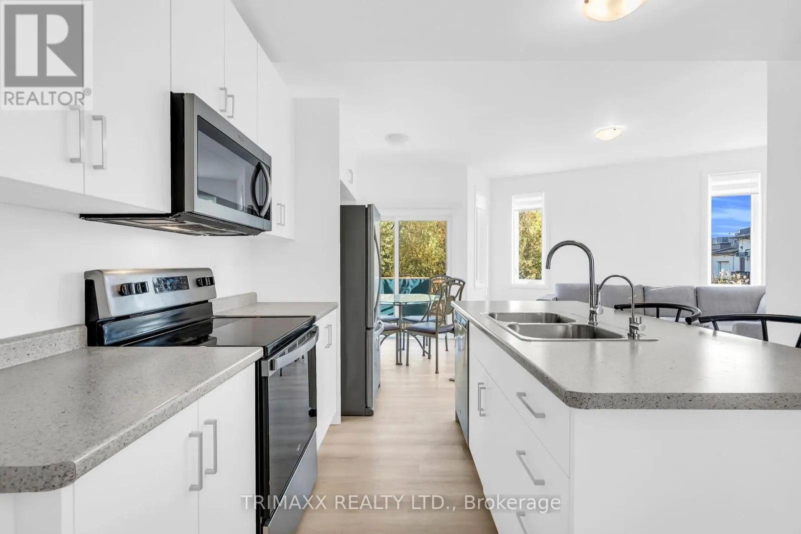 31 - 1465 STATION STREET