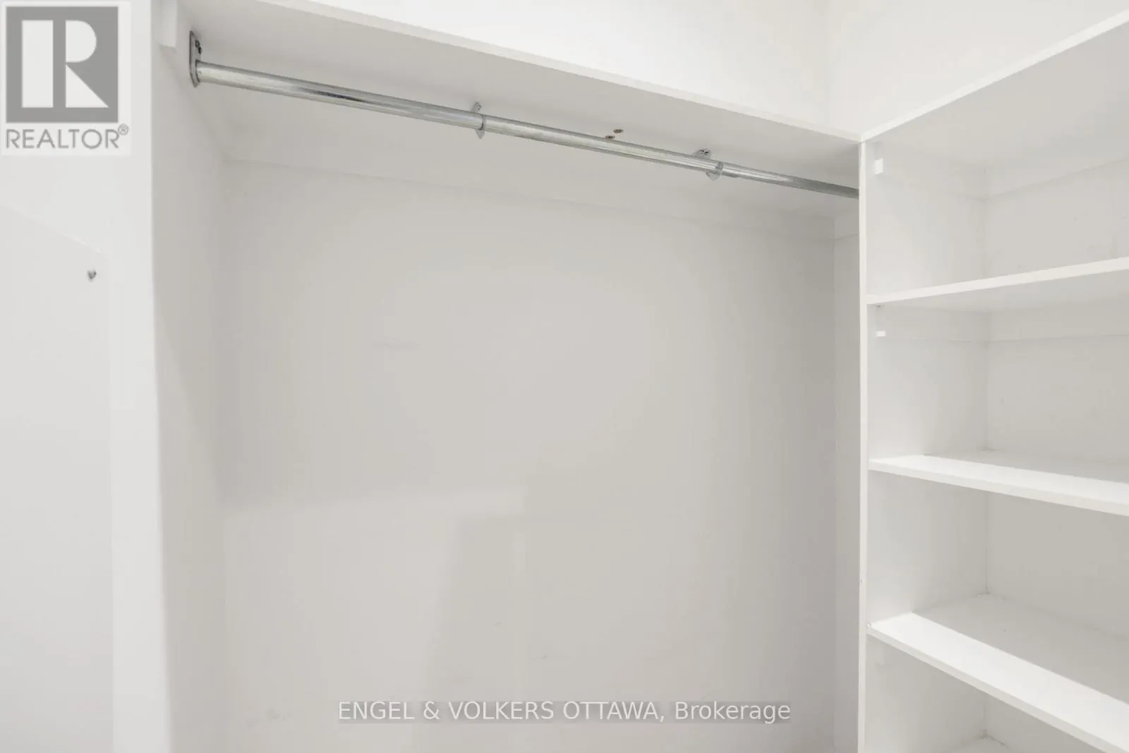 1207 - 120 GRANT CARMAN DRIVE