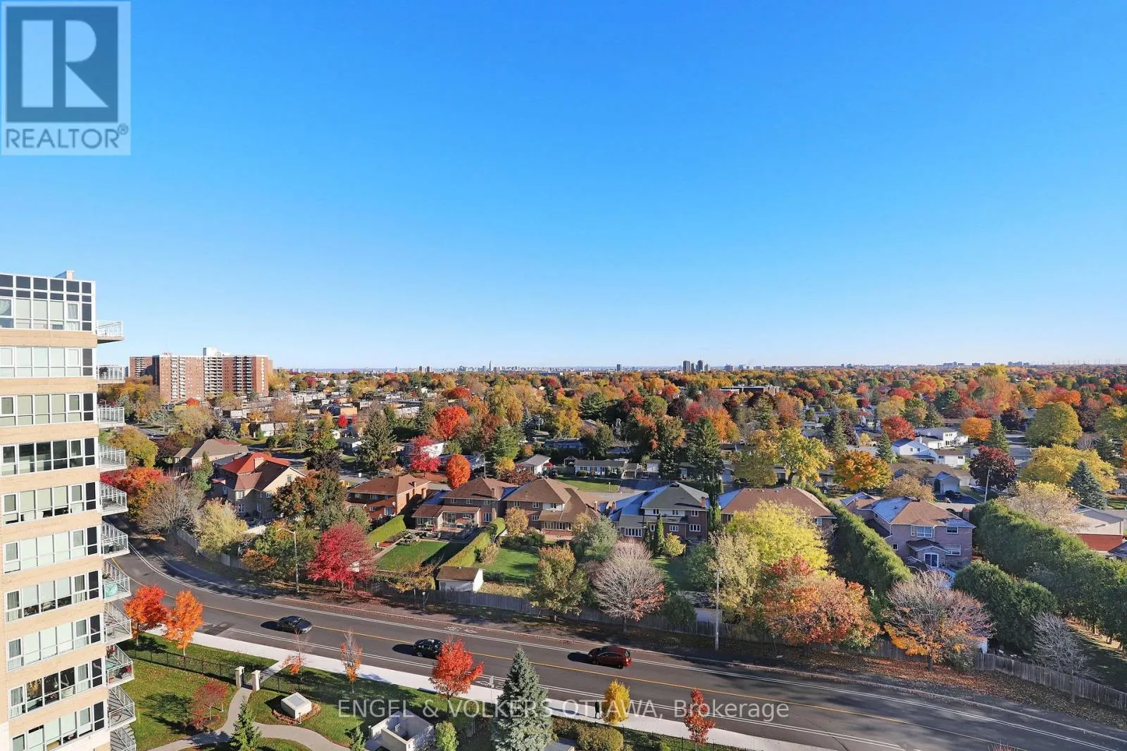 1207 - 120 GRANT CARMAN DRIVE