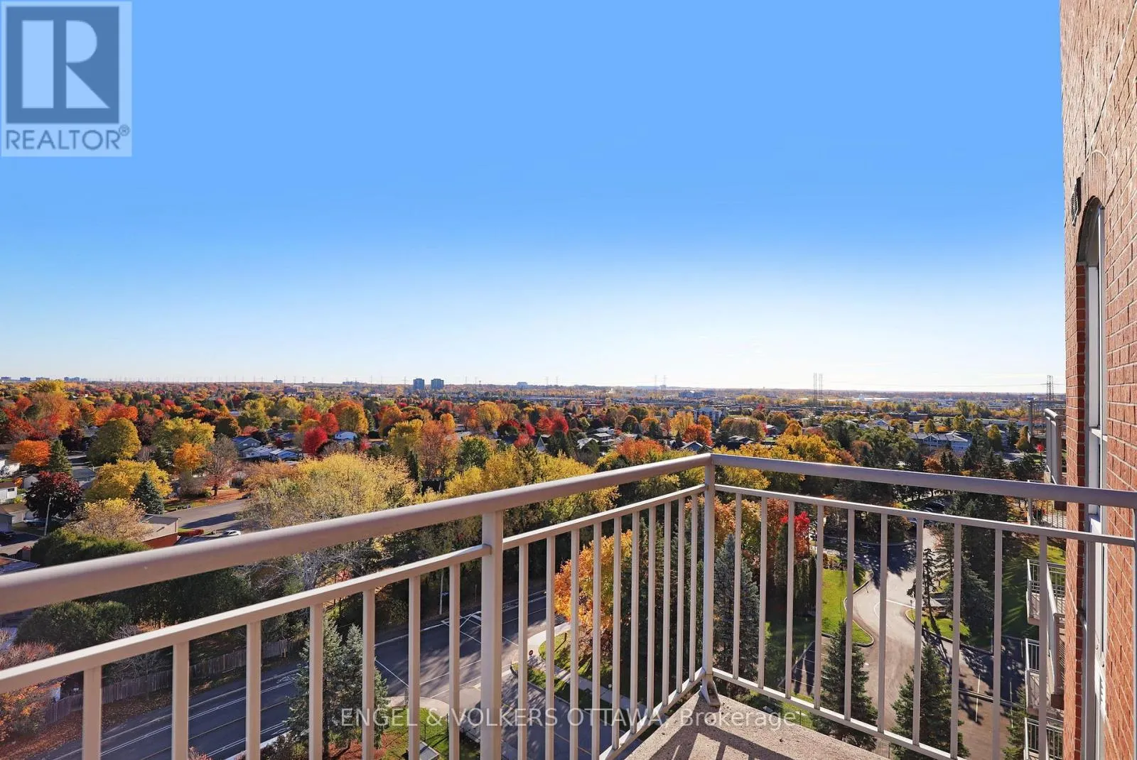 1207 - 120 GRANT CARMAN DRIVE